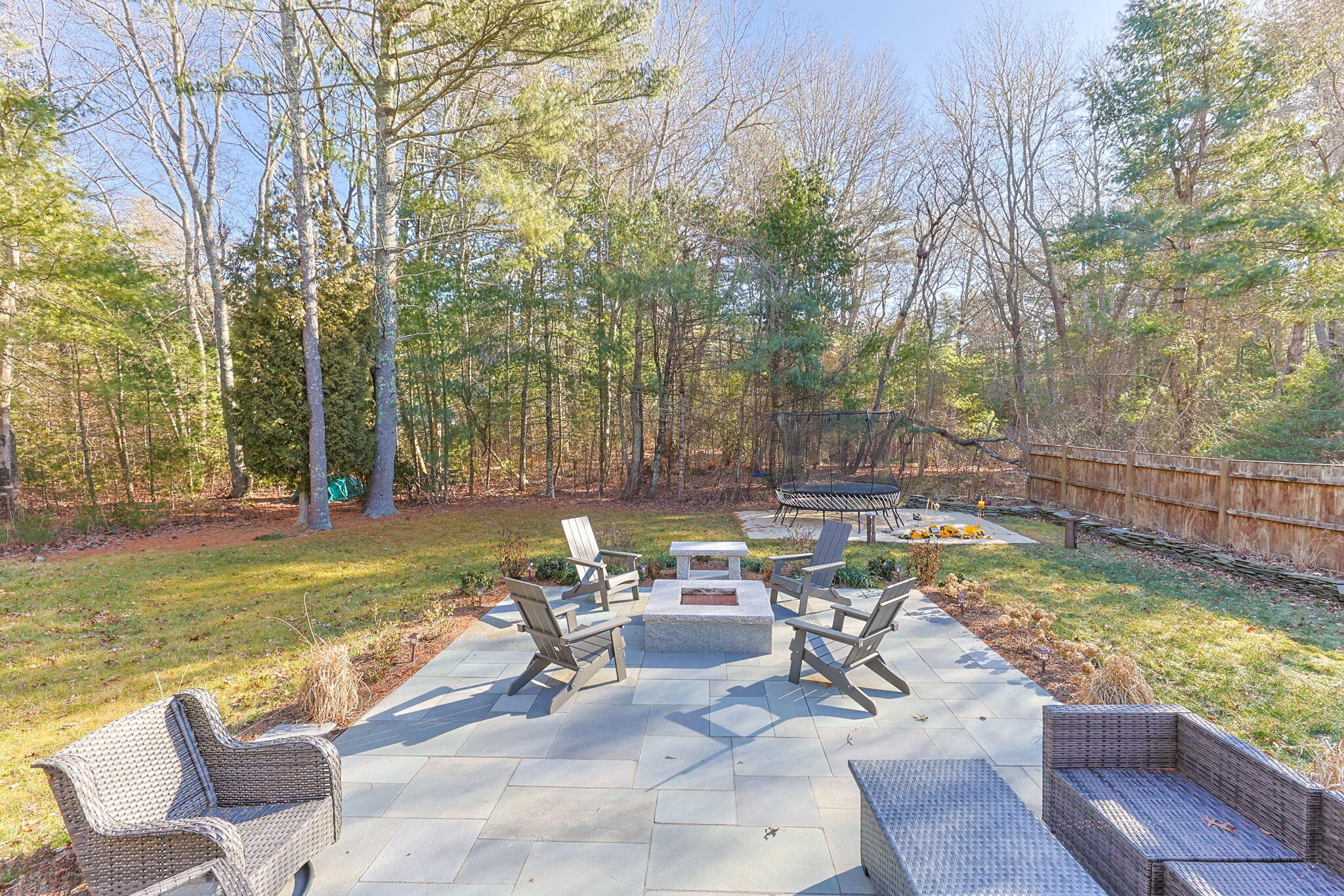 Carver, Massachusetts 02330, United States, 3 Bedrooms Bedrooms, ,2 BathroomsBathrooms,Residential,Pending,20737