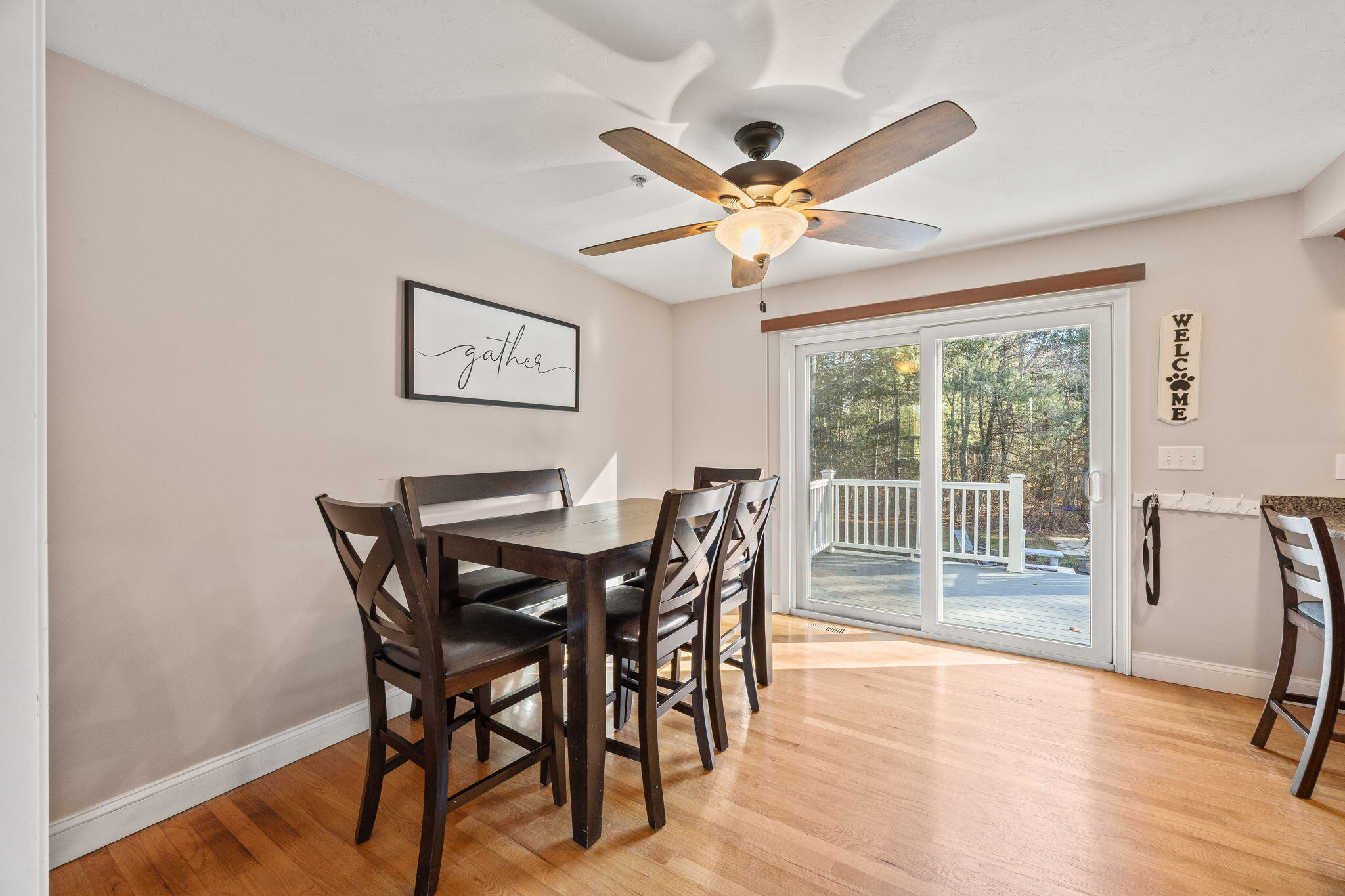 Carver, Massachusetts 02330, United States, 3 Bedrooms Bedrooms, ,2 BathroomsBathrooms,Residential,Pending,20737