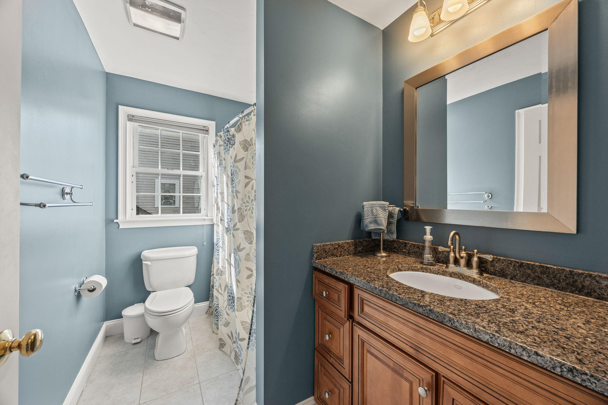 Carver, Massachusetts 02330, United States, 3 Bedrooms Bedrooms, ,2 BathroomsBathrooms,Residential,Pending,20737