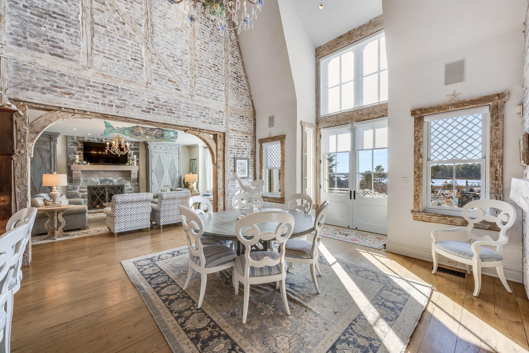 Cotuit, Massachusetts 02635, United States, 6 Bedrooms Bedrooms, ,8 BathroomsBathrooms,Residential,Active,14588