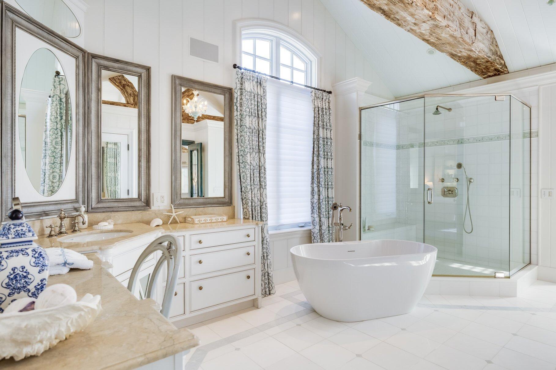 Cotuit, Massachusetts 02635, United States, 6 Bedrooms Bedrooms, ,8 BathroomsBathrooms,Residential,Active,14588