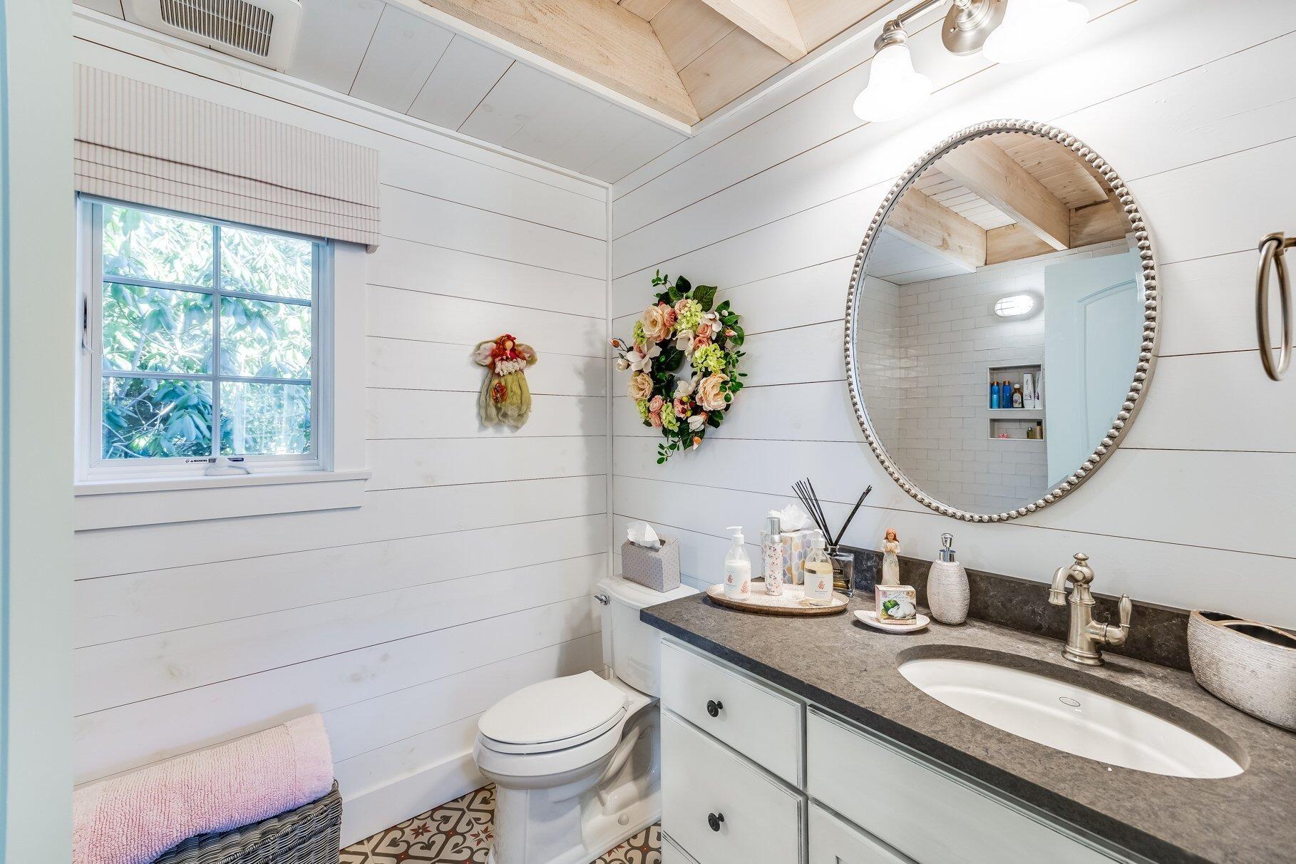 Cotuit, Massachusetts 02635, United States, 6 Bedrooms Bedrooms, ,8 BathroomsBathrooms,Residential,Active,14588