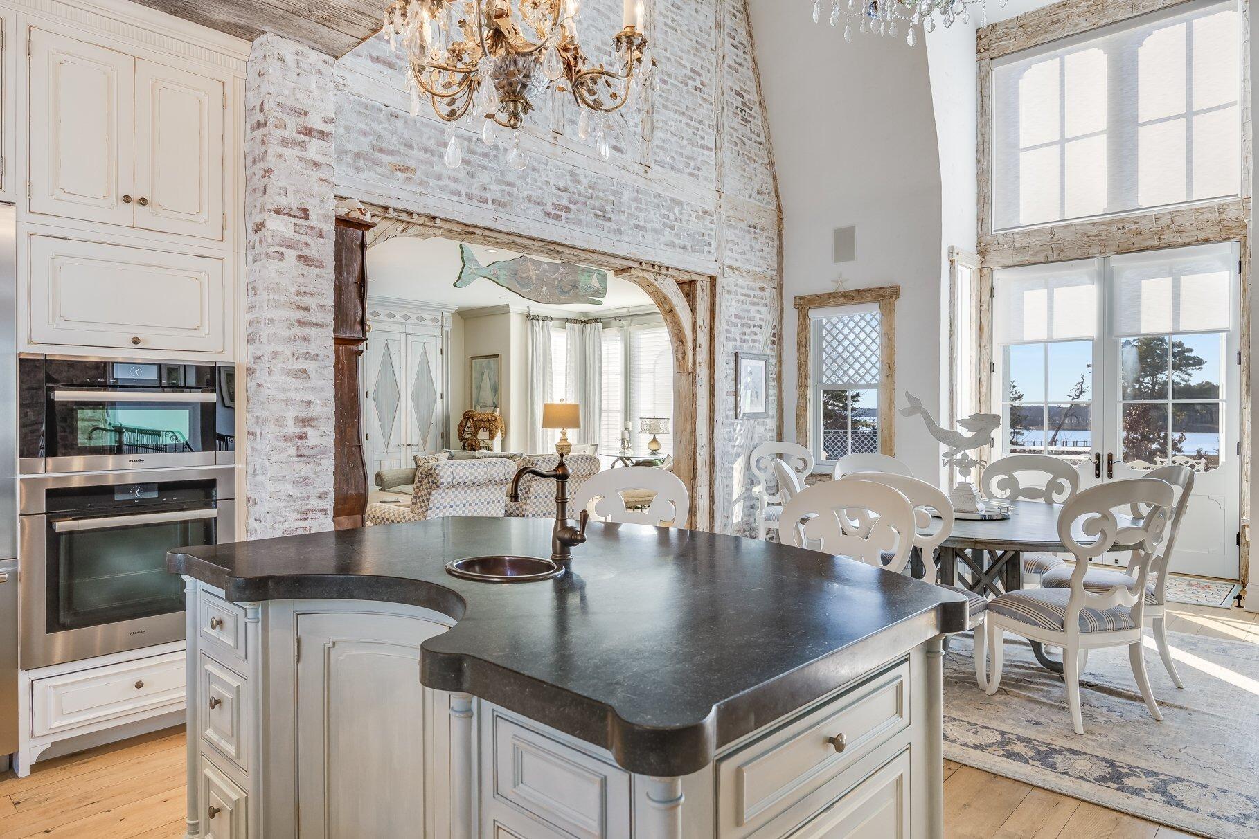 Cotuit, Massachusetts 02635, United States, 6 Bedrooms Bedrooms, ,8 BathroomsBathrooms,Residential,Active,14588