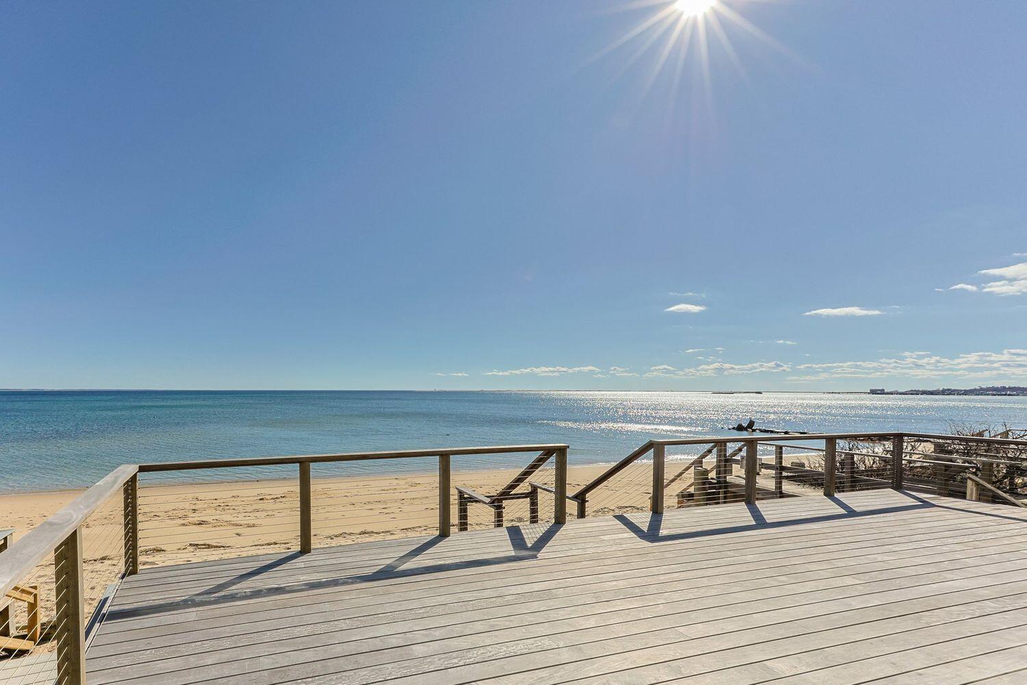 613 Commercial Street