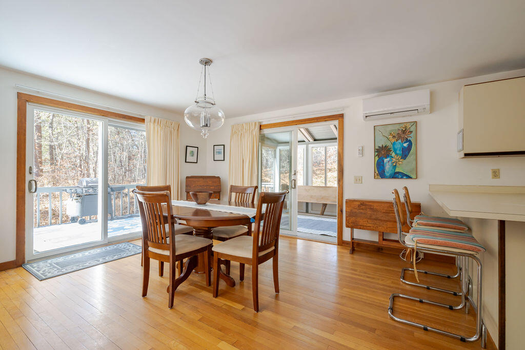 Wellfleet, Massachusetts 02667, United States, 3 Bedrooms Bedrooms, ,2 BathroomsBathrooms,Residential,Active,99933