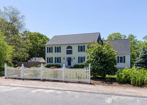 Single Family Residence in East Falmouth MA 61 Terrence Avenue 2.jpg