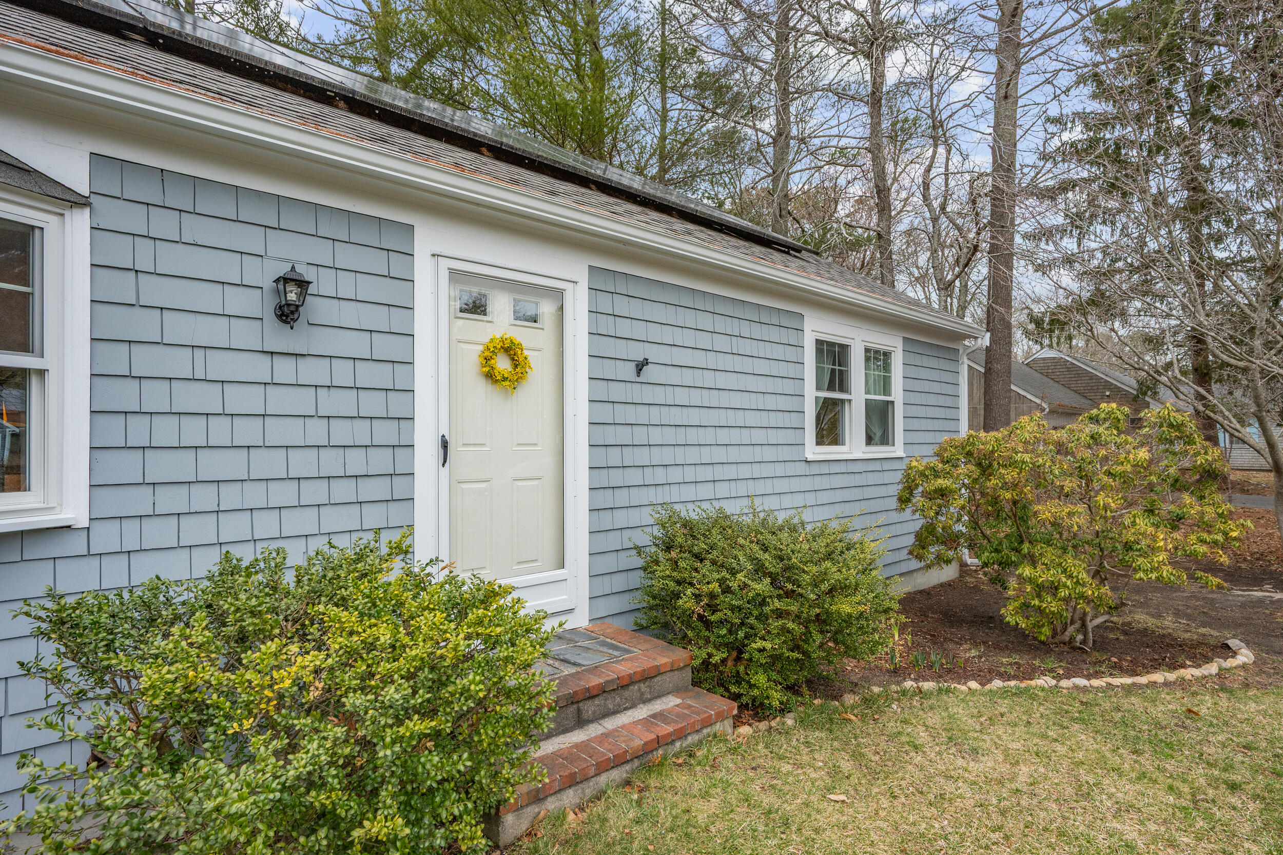 Centerville, Massachusetts 02632, United States, 2 Bedrooms Bedrooms, ,3 BathroomsBathrooms,Residential,Active,96189