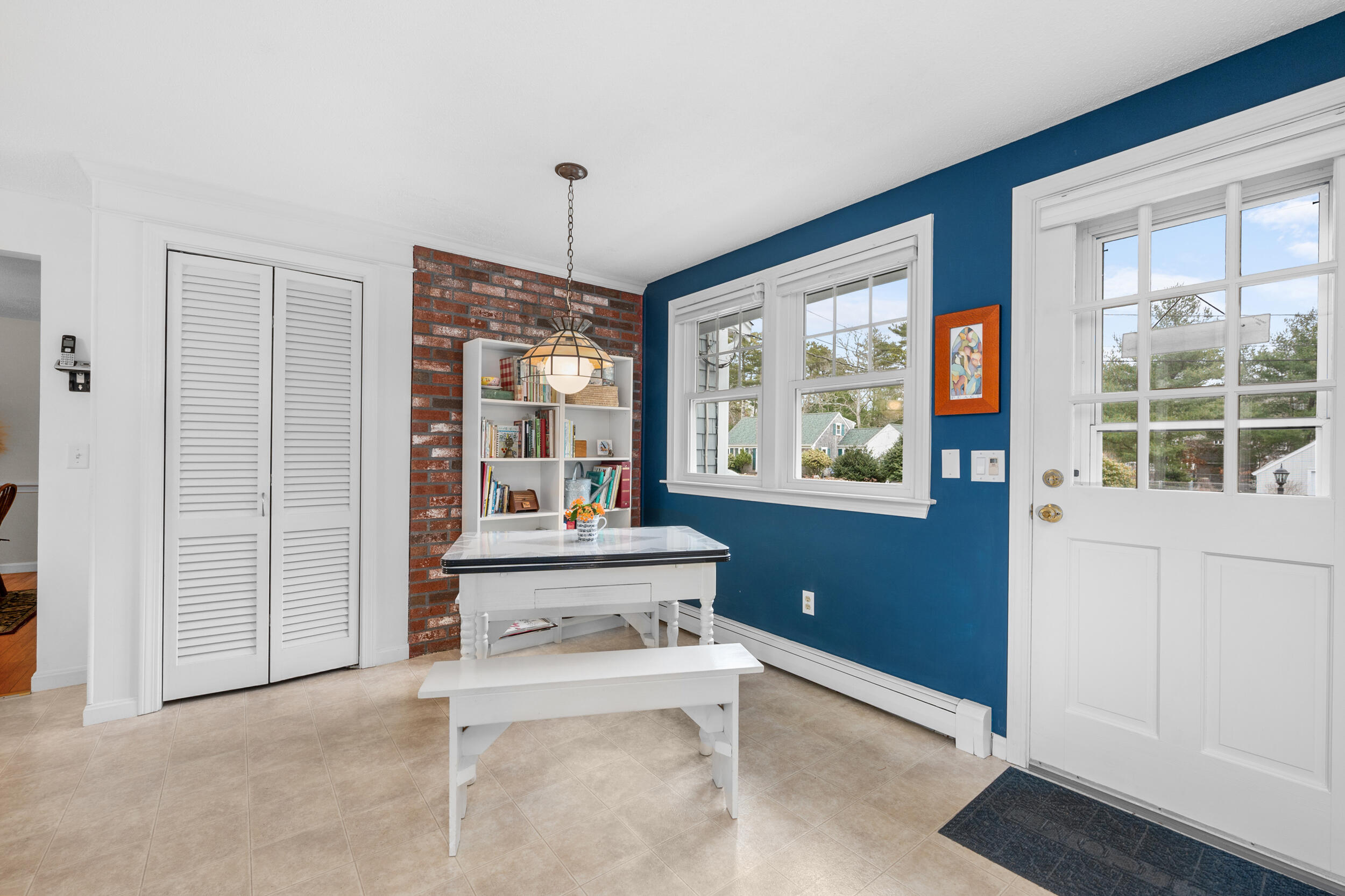 Centerville, Massachusetts 02632, United States, 2 Bedrooms Bedrooms, ,3 BathroomsBathrooms,Residential,Active,96189