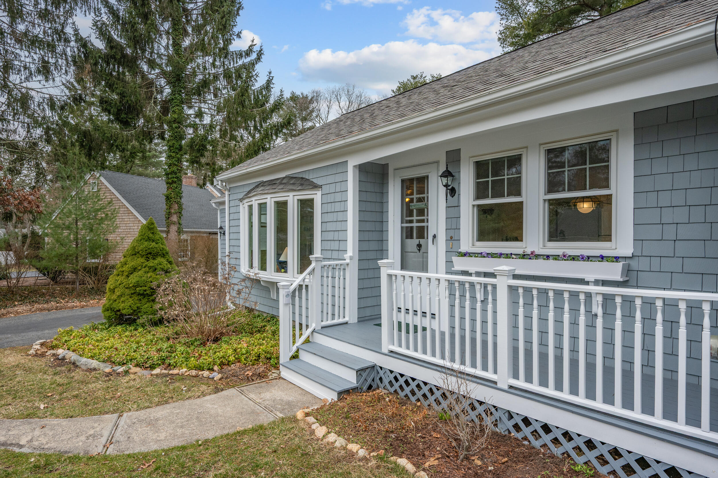 Centerville, Massachusetts 02632, United States, 2 Bedrooms Bedrooms, ,3 BathroomsBathrooms,Residential,Active,96189