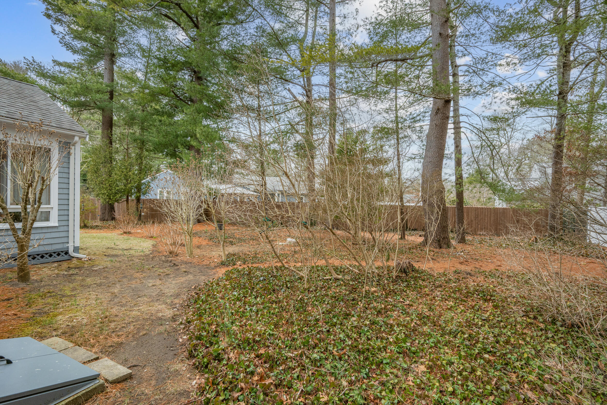 Centerville, Massachusetts 02632, United States, 2 Bedrooms Bedrooms, ,3 BathroomsBathrooms,Residential,Active,96189