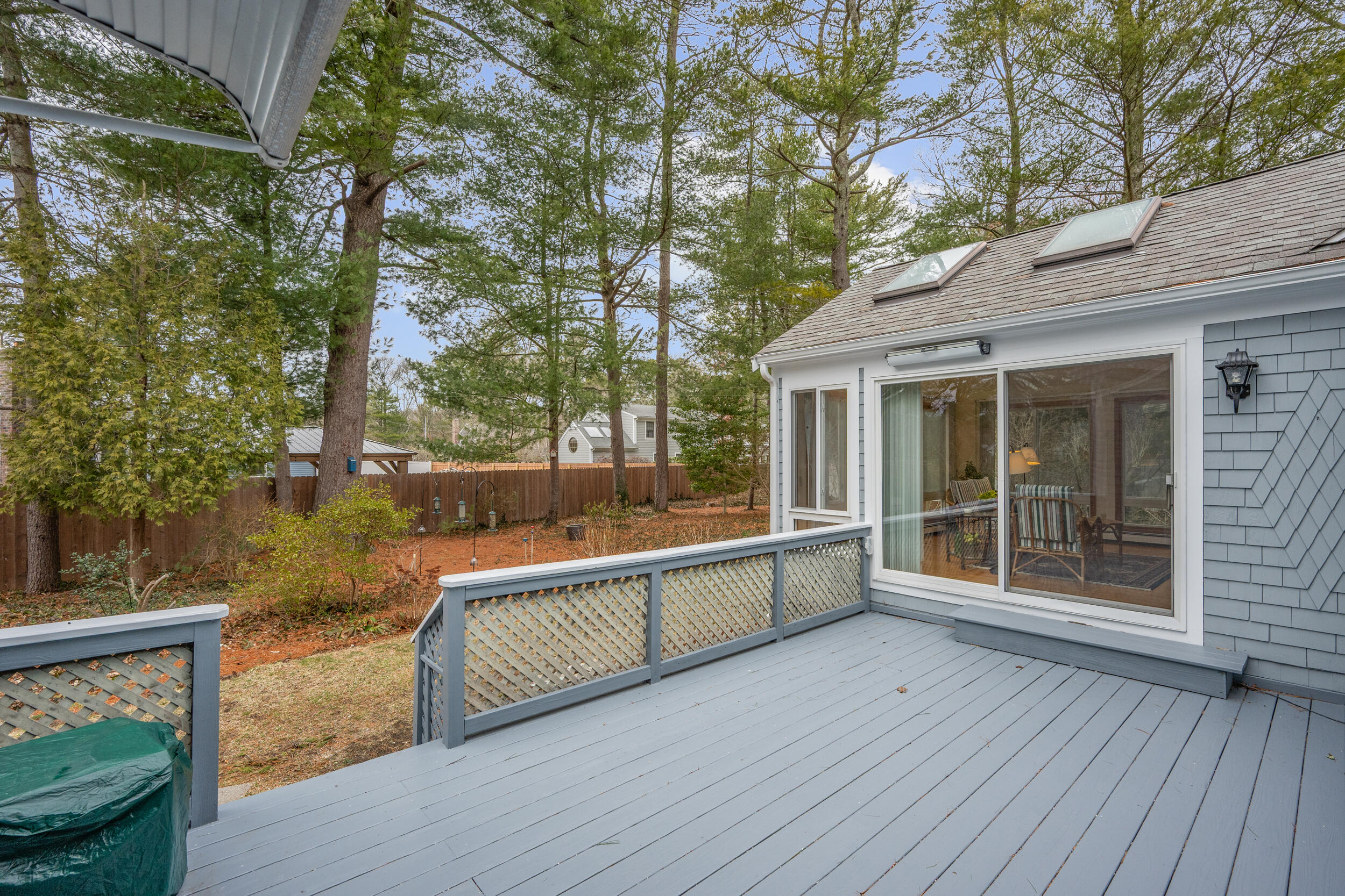 Centerville, Massachusetts 02632, United States, 2 Bedrooms Bedrooms, ,3 BathroomsBathrooms,Residential,Active,96189