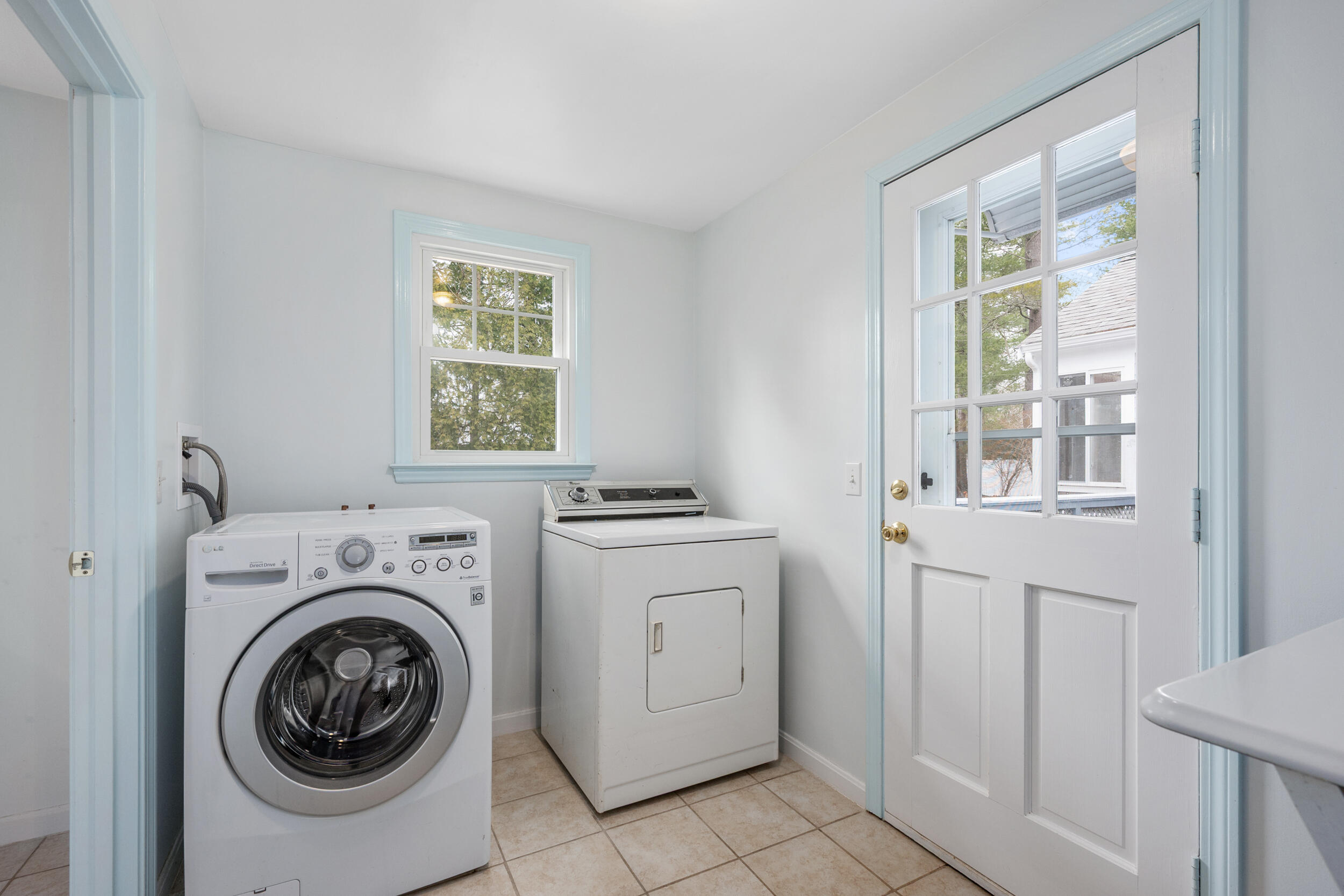 Centerville, Massachusetts 02632, United States, 2 Bedrooms Bedrooms, ,3 BathroomsBathrooms,Residential,Active,96189