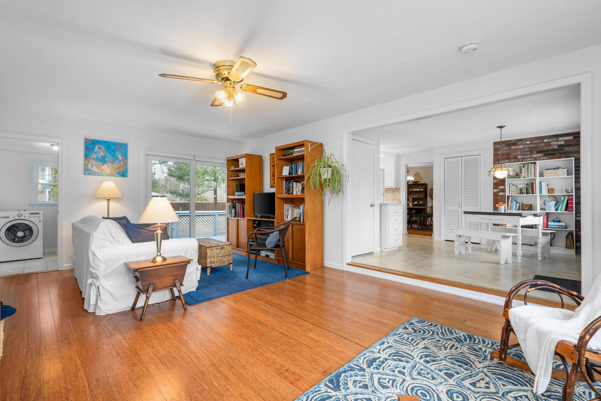 Centerville, Massachusetts 02632, United States, 2 Bedrooms Bedrooms, ,3 BathroomsBathrooms,Residential,Active,96189