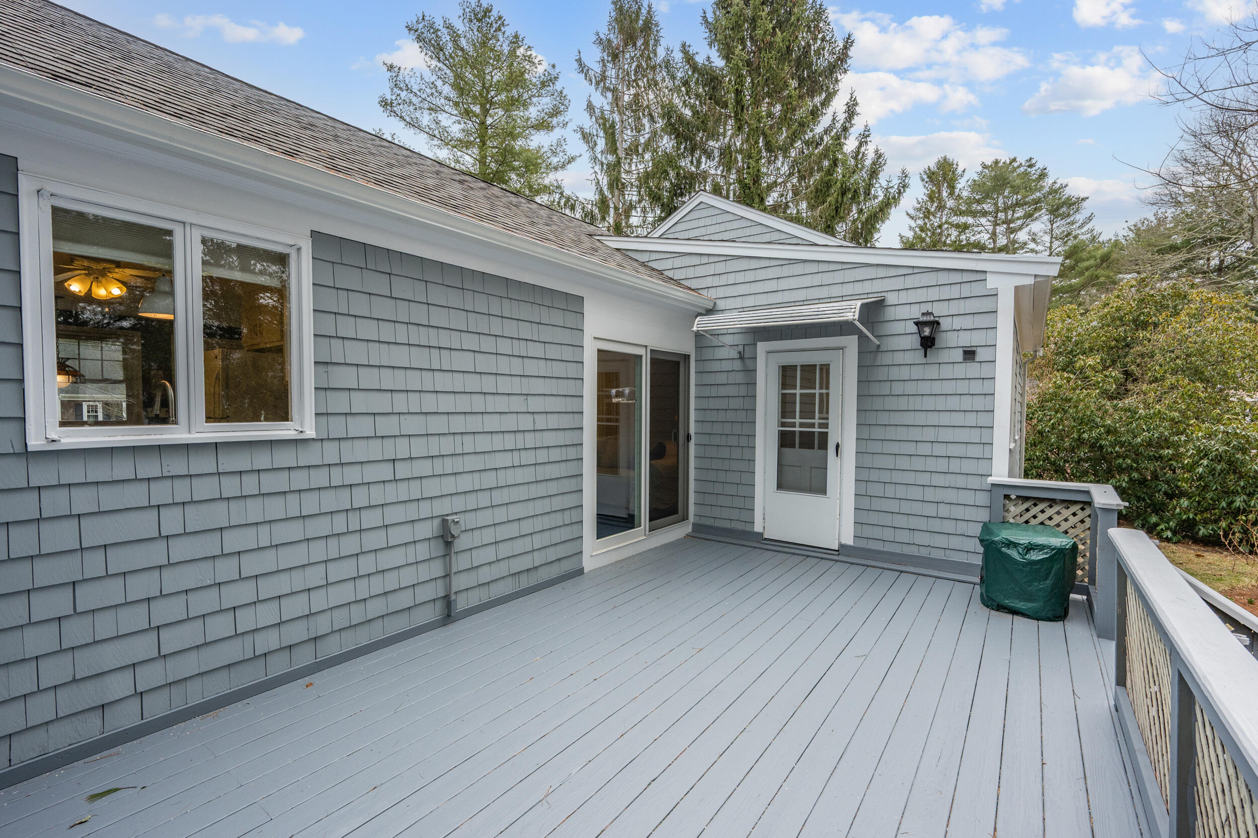 Centerville, Massachusetts 02632, United States, 2 Bedrooms Bedrooms, ,3 BathroomsBathrooms,Residential,Active,96189