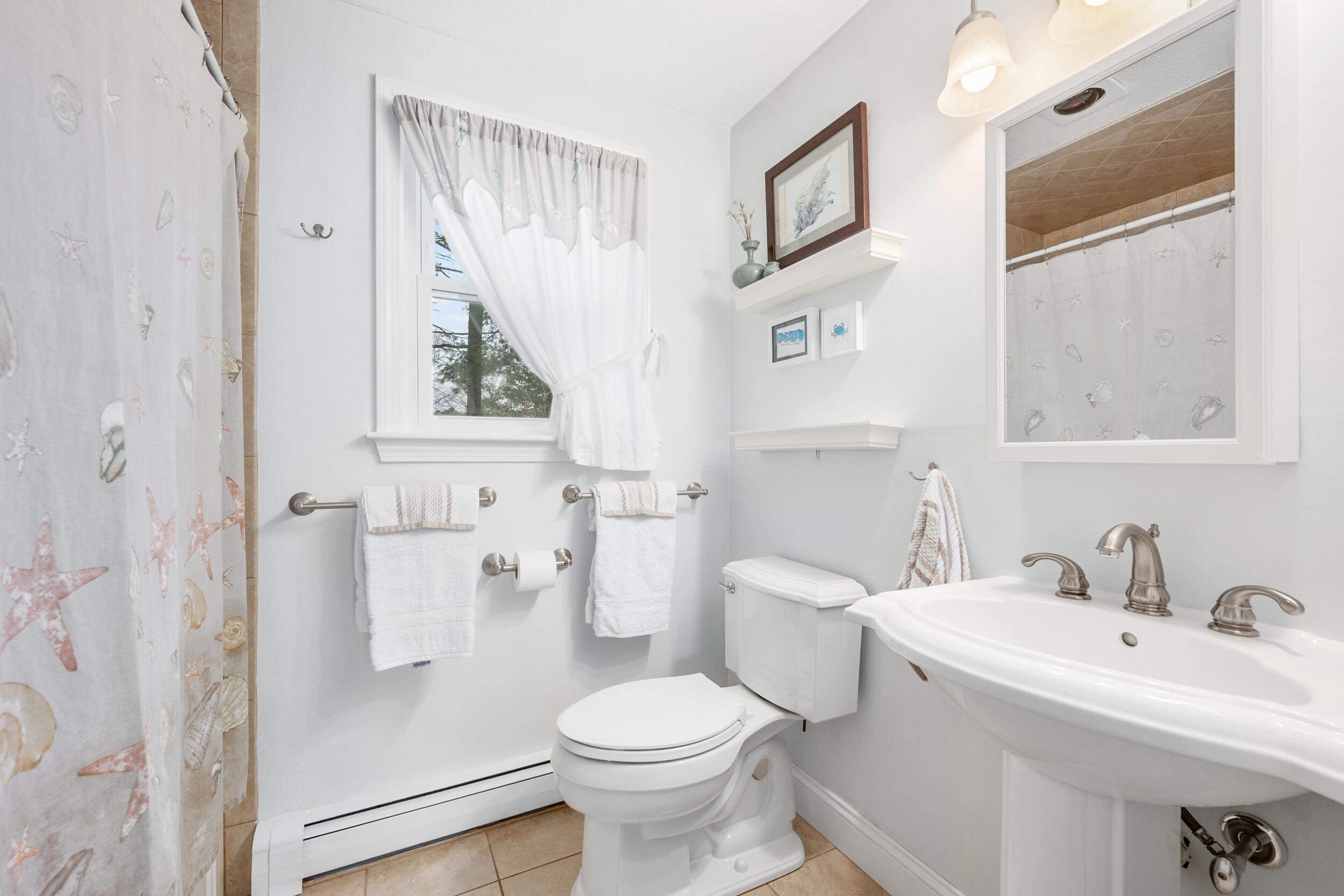 Centerville, Massachusetts 02632, United States, 2 Bedrooms Bedrooms, ,3 BathroomsBathrooms,Residential,Active,96189