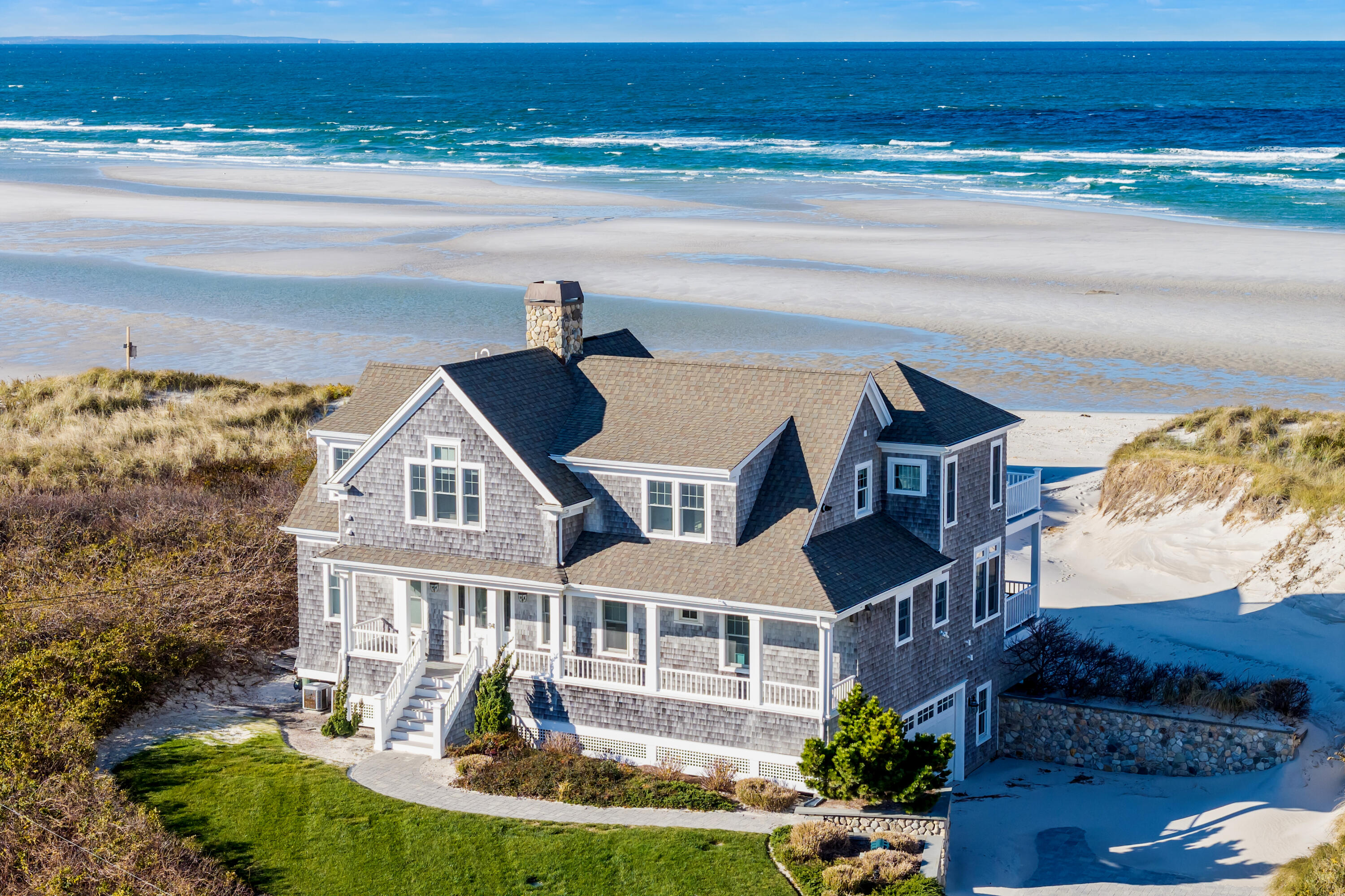 Dennis, Massachusetts 02638, United States, 4 Bedrooms Bedrooms, ,5 BathroomsBathrooms,Residential,Active,243148