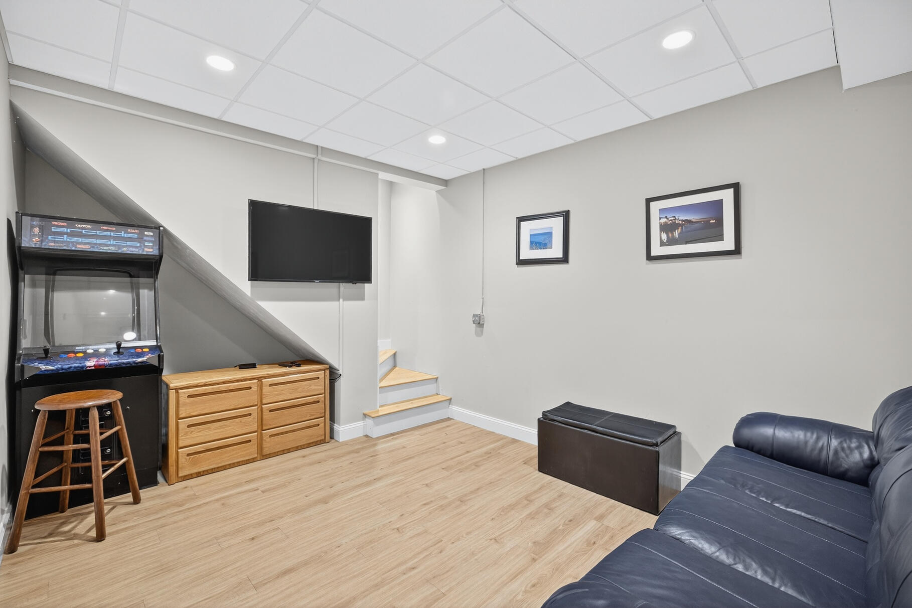 Dennis, Massachusetts 02638, United States, 4 Bedrooms Bedrooms, ,5 BathroomsBathrooms,Residential,Active,243148