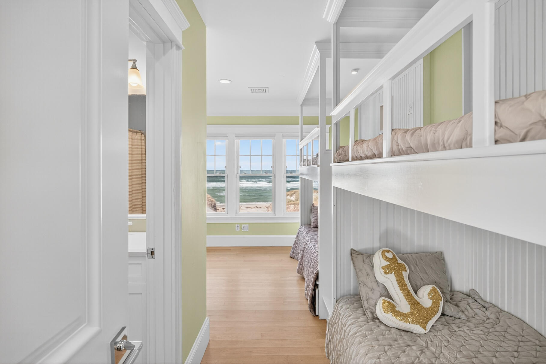 Dennis, Massachusetts 02638, United States, 4 Bedrooms Bedrooms, ,5 BathroomsBathrooms,Residential,Active,243148