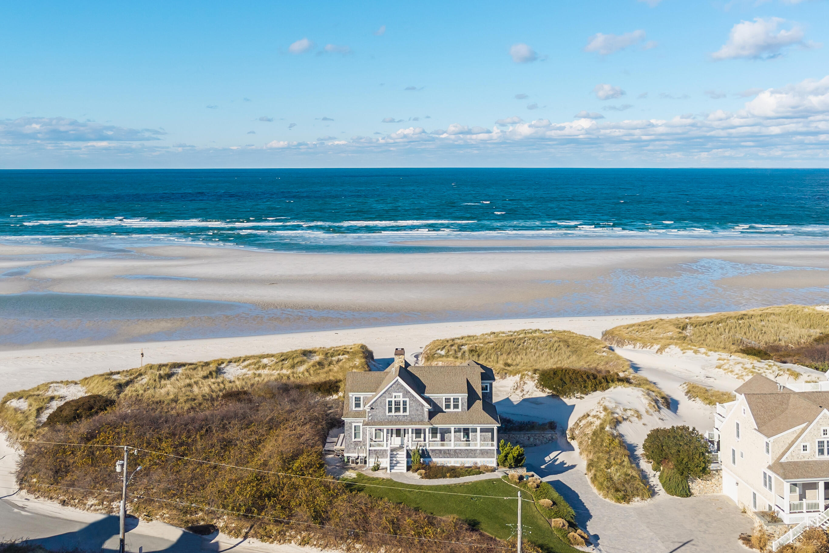 Dennis, Massachusetts 02638, United States, 4 Bedrooms Bedrooms, ,5 BathroomsBathrooms,Residential,Active,243148