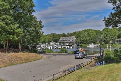 Single Family Residence in East Falmouth MA 16 Ashley Drive 19.jpg