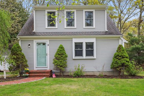 Photo of 5 Deerfield Road, Mashpee, MA 02649 (MLS # 22602310)