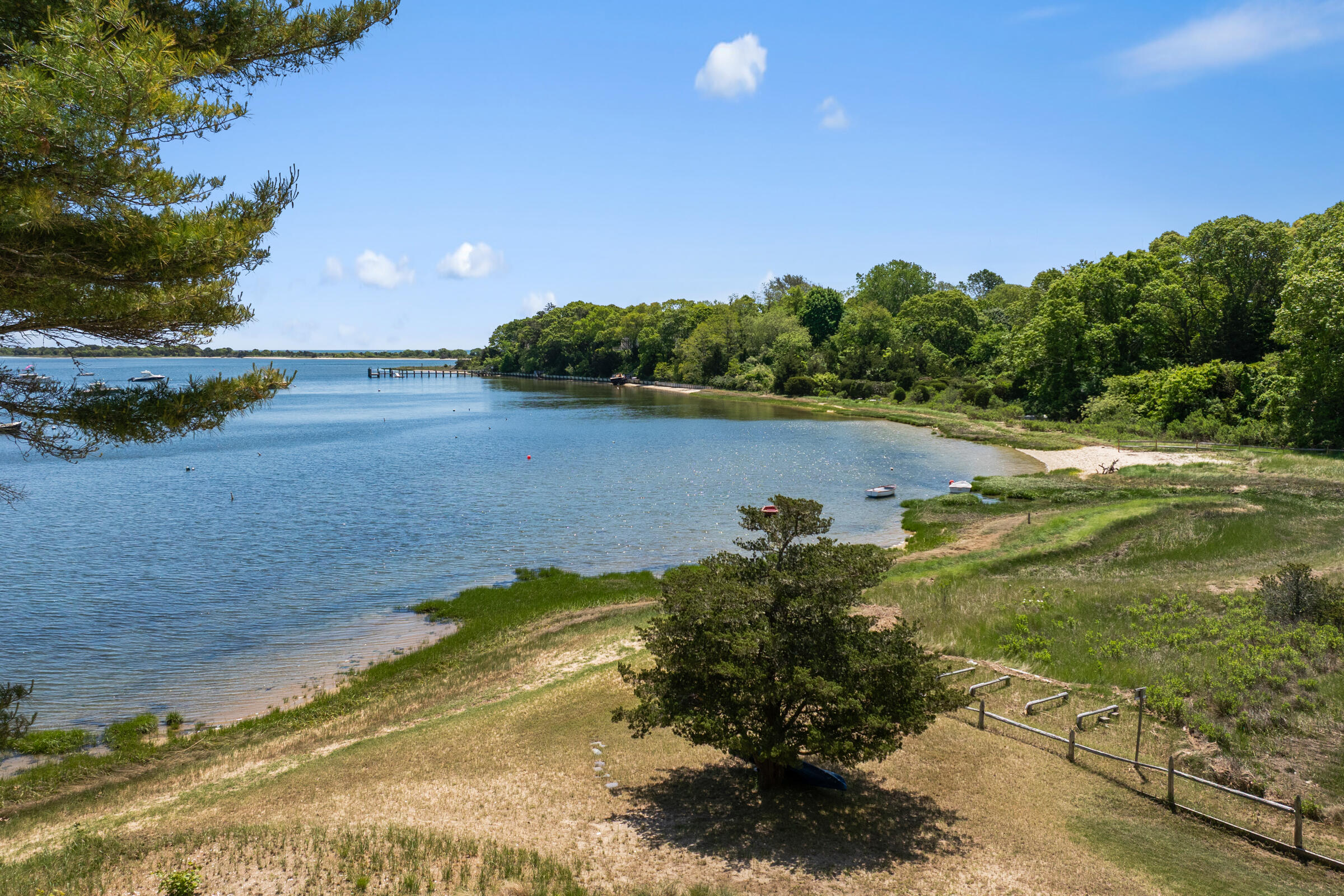 Cotuit, Massachusetts 02635, United States, 4 Bedrooms Bedrooms, ,2 BathroomsBathrooms,Residential,Active,106602
