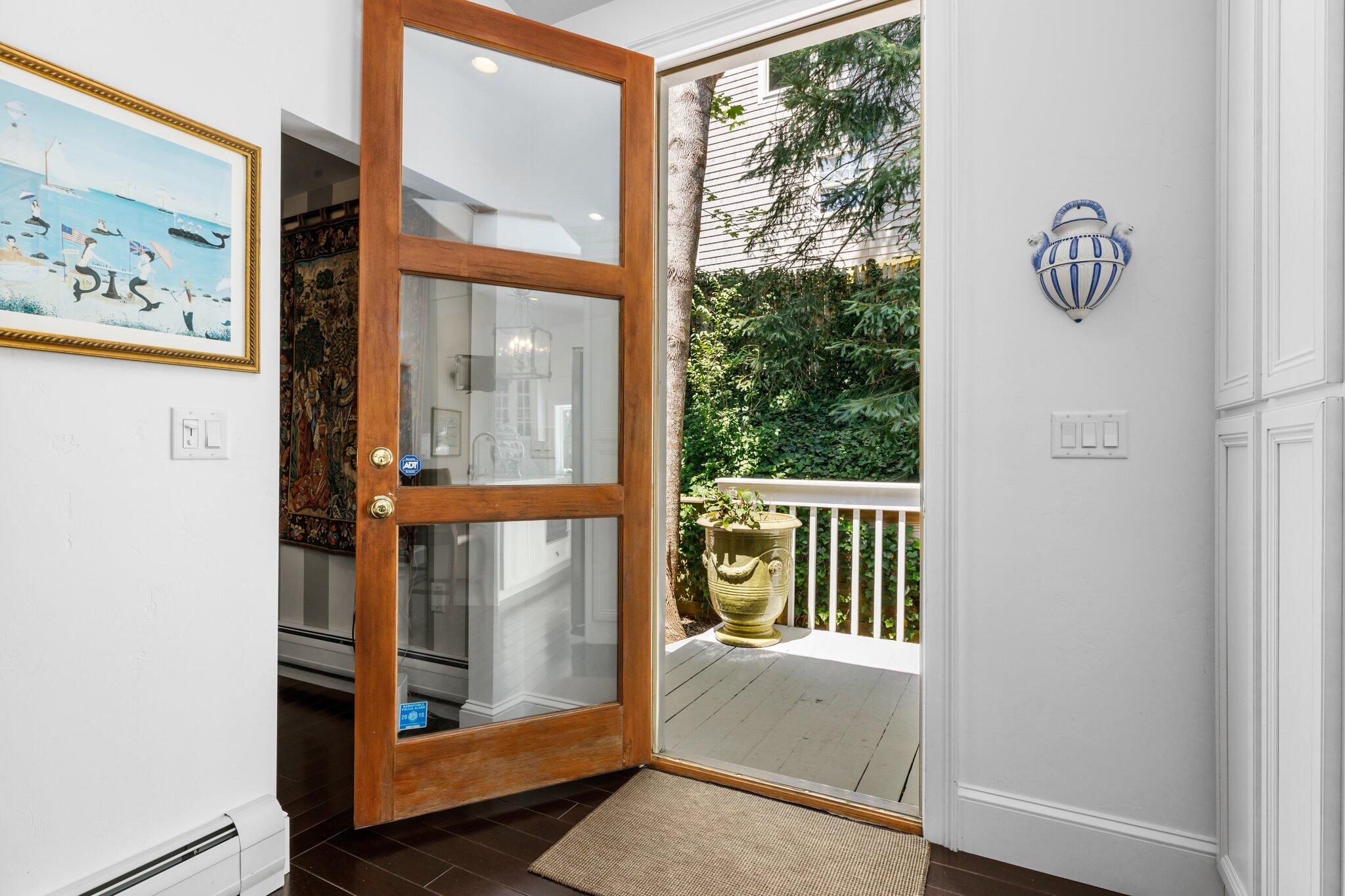 Cotuit, Massachusetts 02635, United States, 4 Bedrooms Bedrooms, ,2 BathroomsBathrooms,Residential,Active,106602