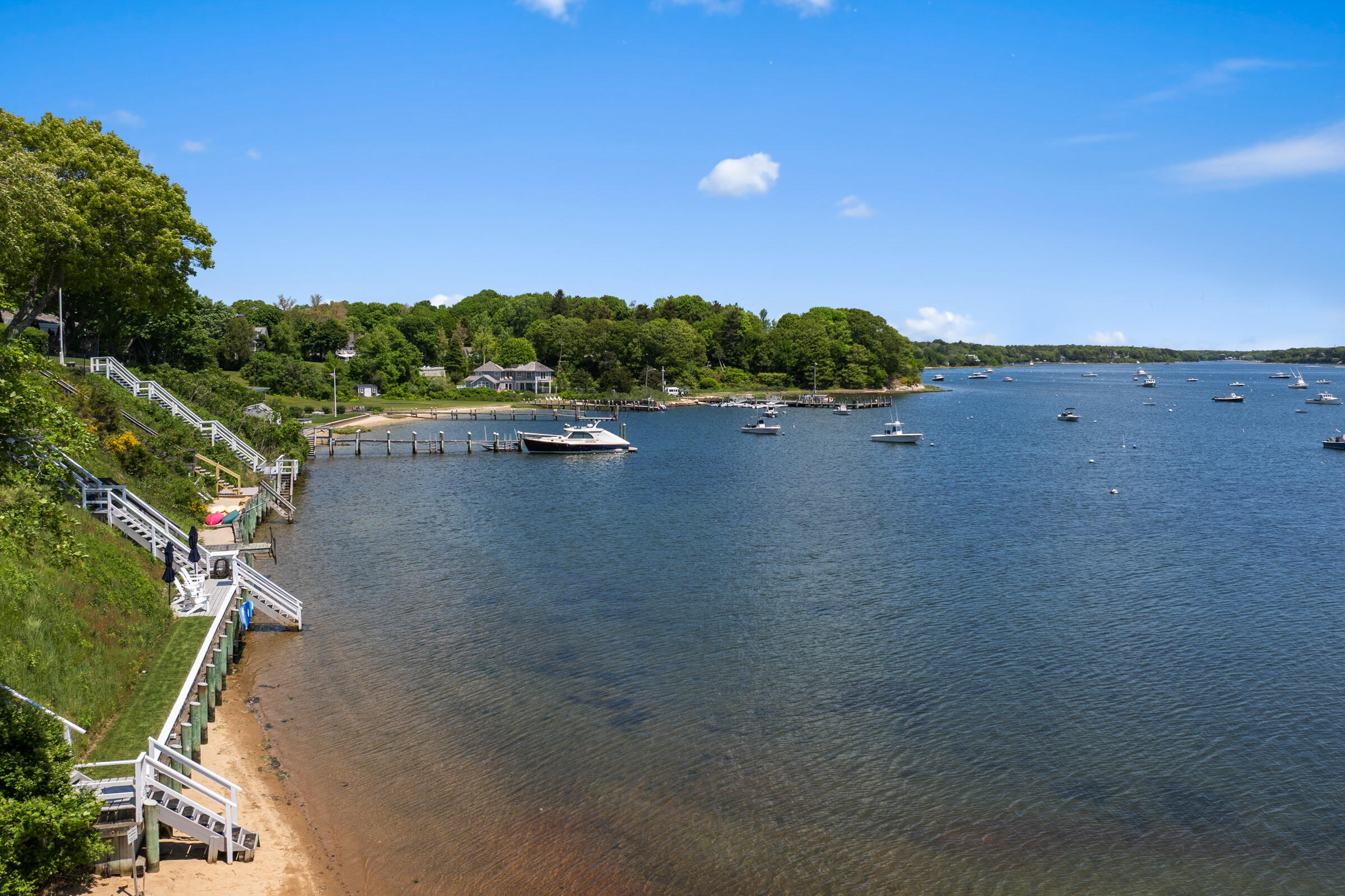 Cotuit, Massachusetts 02635, United States, 4 Bedrooms Bedrooms, ,2 BathroomsBathrooms,Residential,Active,106602