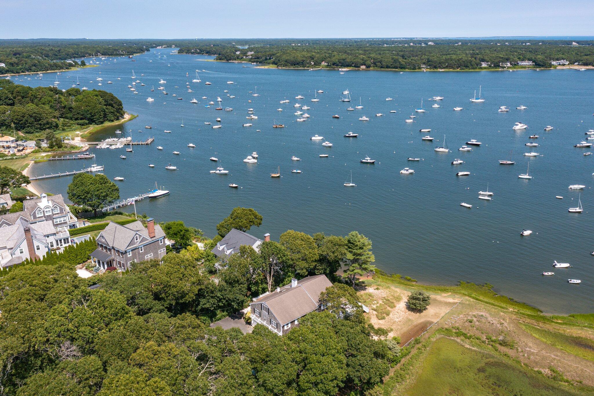 Cotuit, Massachusetts 02635, United States, 4 Bedrooms Bedrooms, ,2 BathroomsBathrooms,Residential,Active,106602