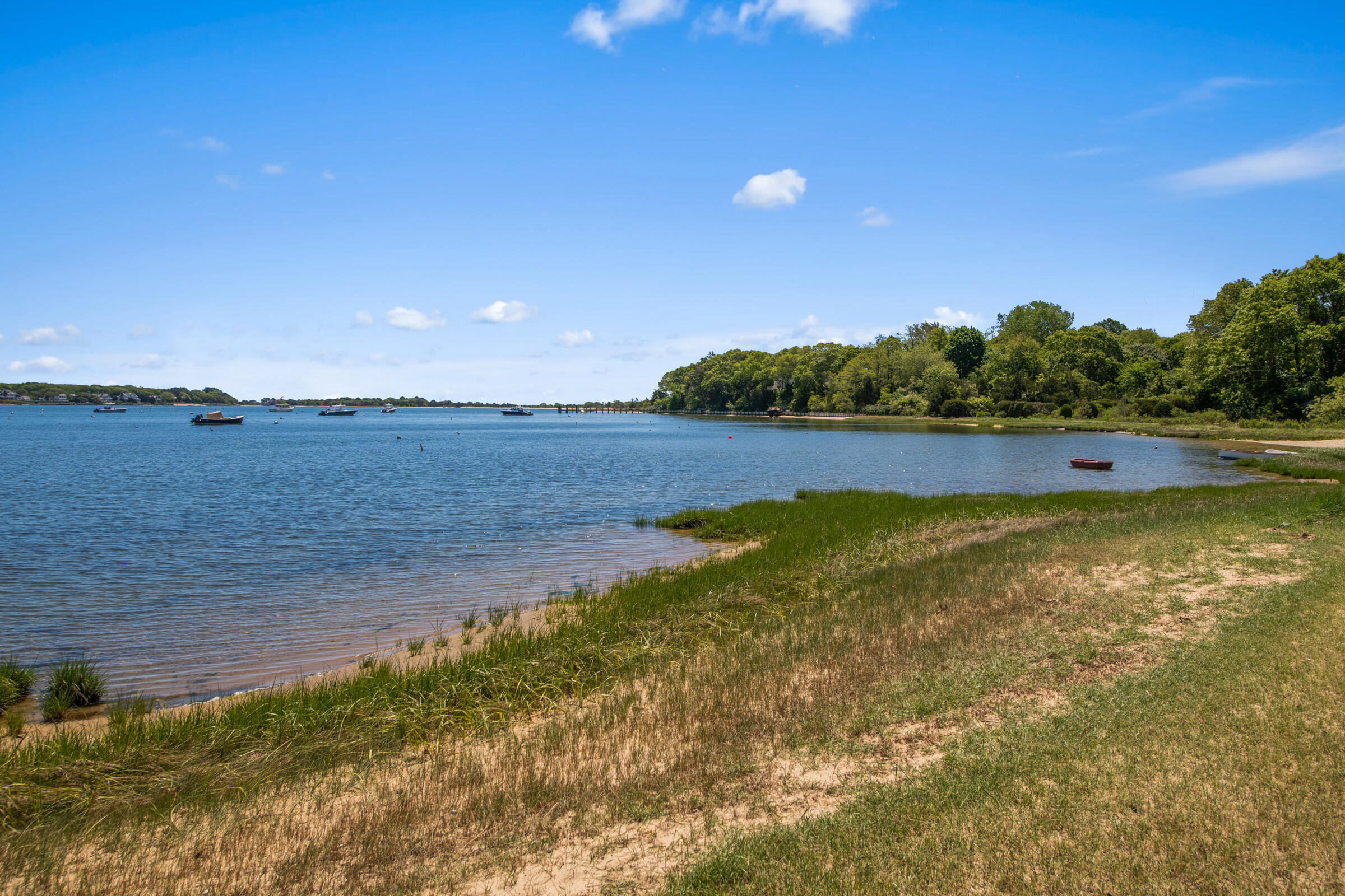 Cotuit, Massachusetts 02635, United States, 4 Bedrooms Bedrooms, ,2 BathroomsBathrooms,Residential,Active,106602