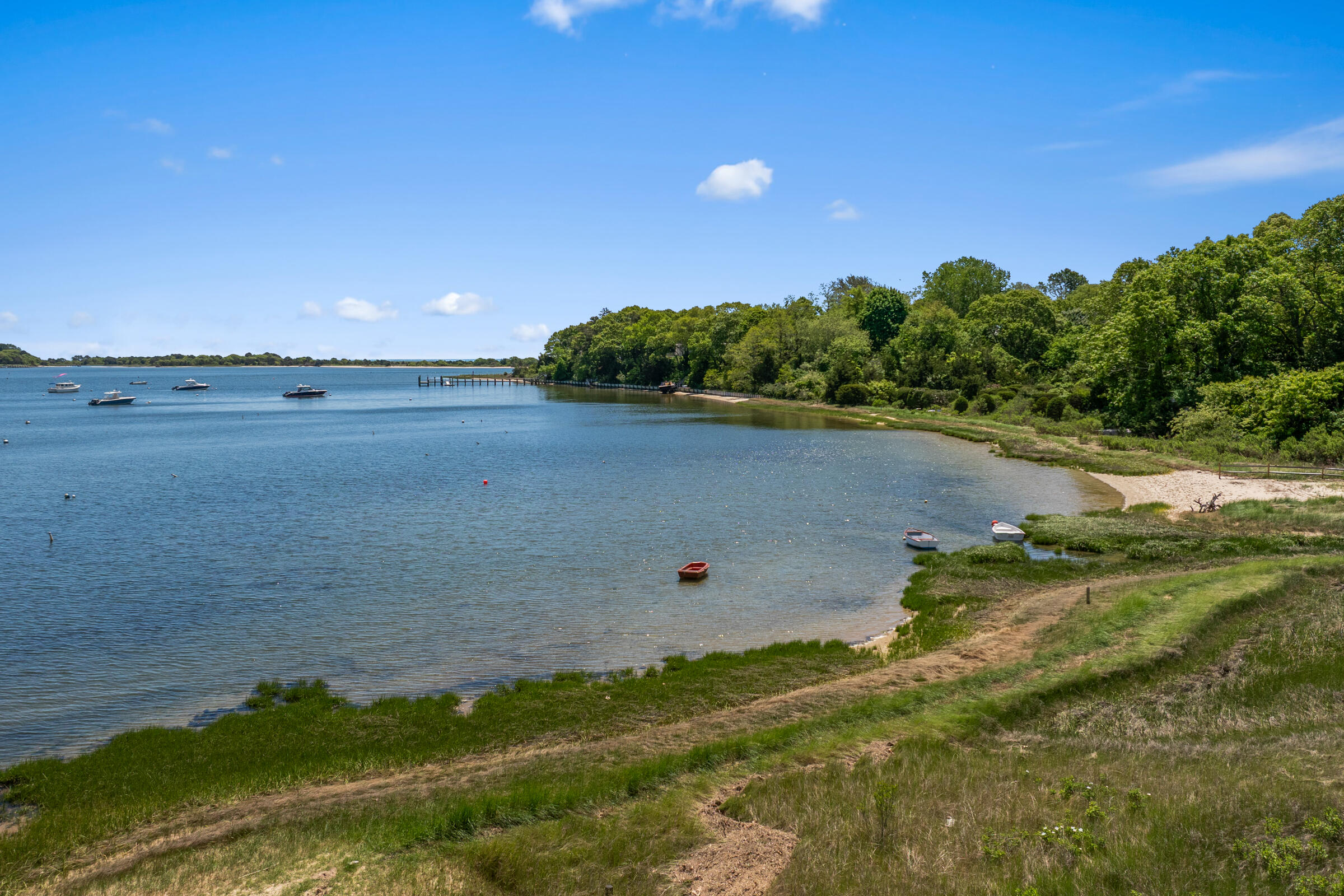 Cotuit, Massachusetts 02635, United States, 4 Bedrooms Bedrooms, ,2 BathroomsBathrooms,Residential,Active,106602