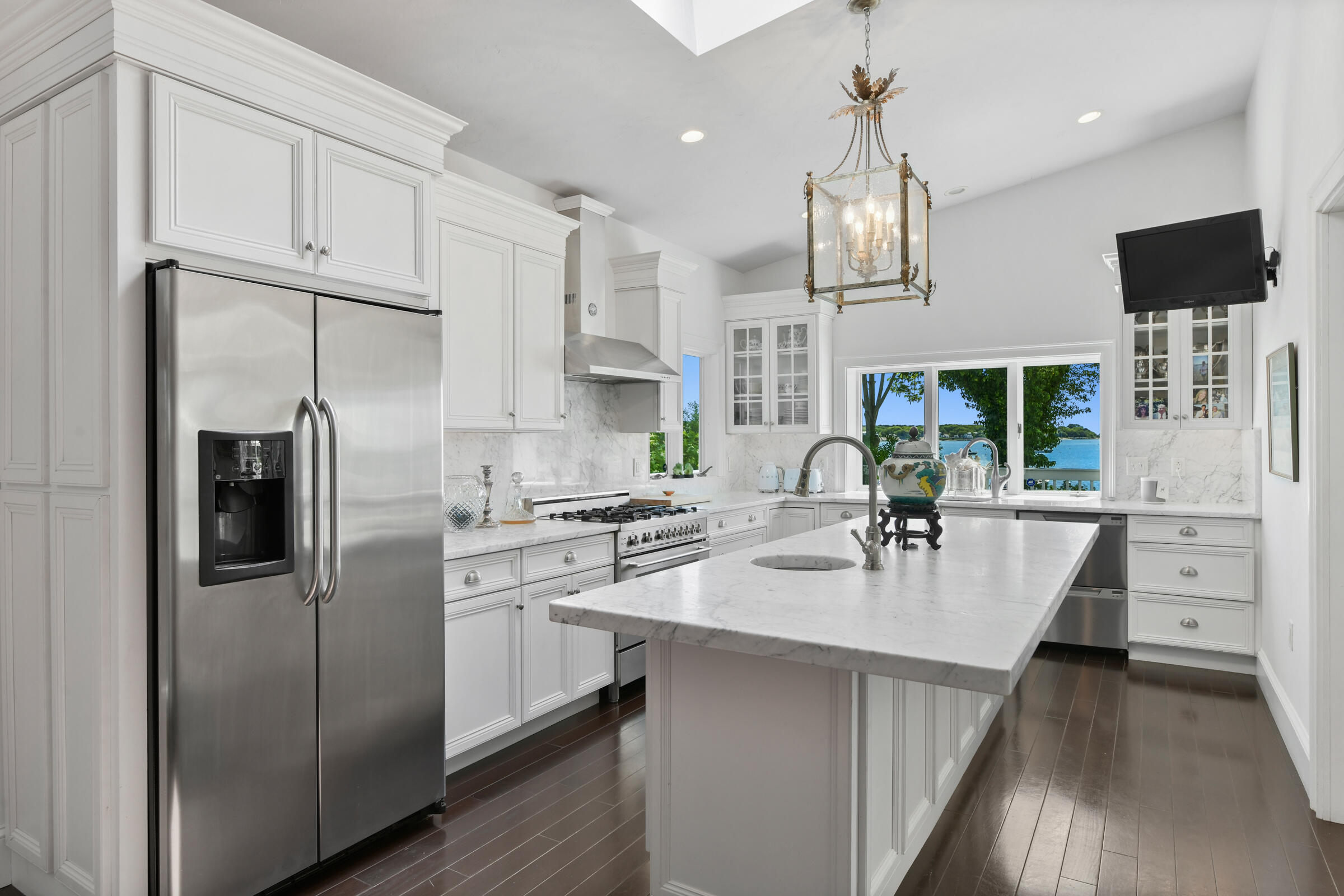 Cotuit, Massachusetts 02635, United States, 4 Bedrooms Bedrooms, ,2 BathroomsBathrooms,Residential,Active,106602