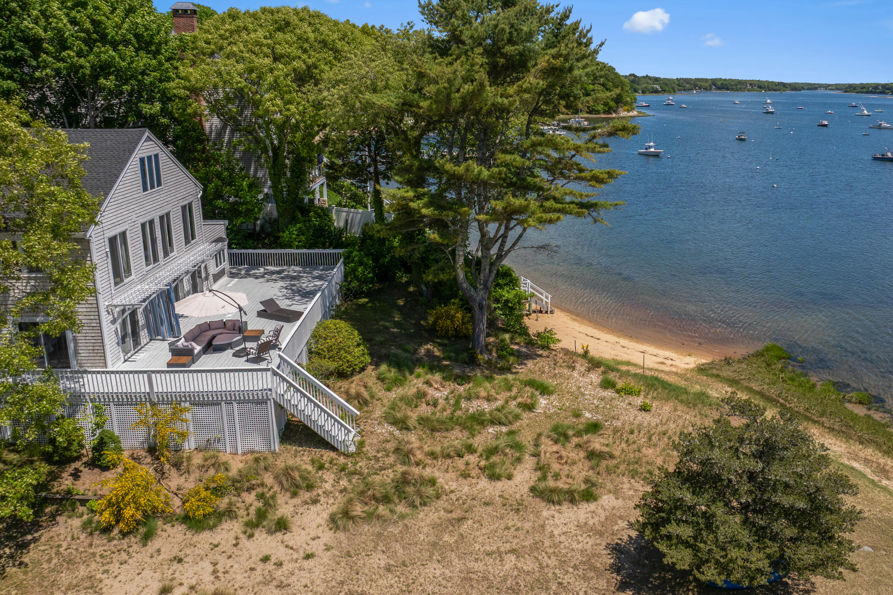 Cotuit, Massachusetts 02635, United States, 4 Bedrooms Bedrooms, ,2 BathroomsBathrooms,Residential,Active,106602