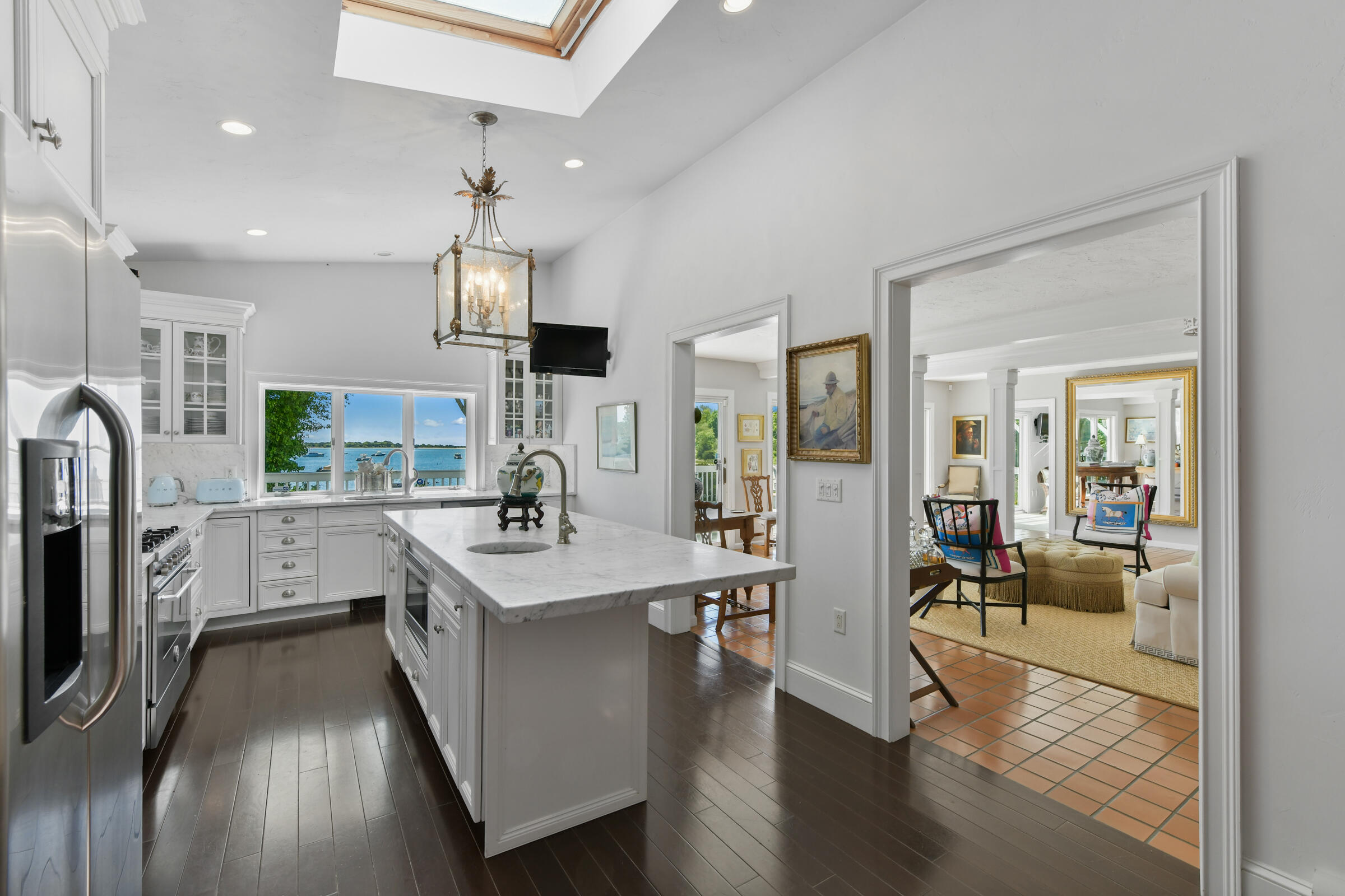 Cotuit, Massachusetts 02635, United States, 4 Bedrooms Bedrooms, ,2 BathroomsBathrooms,Residential,Active,106602