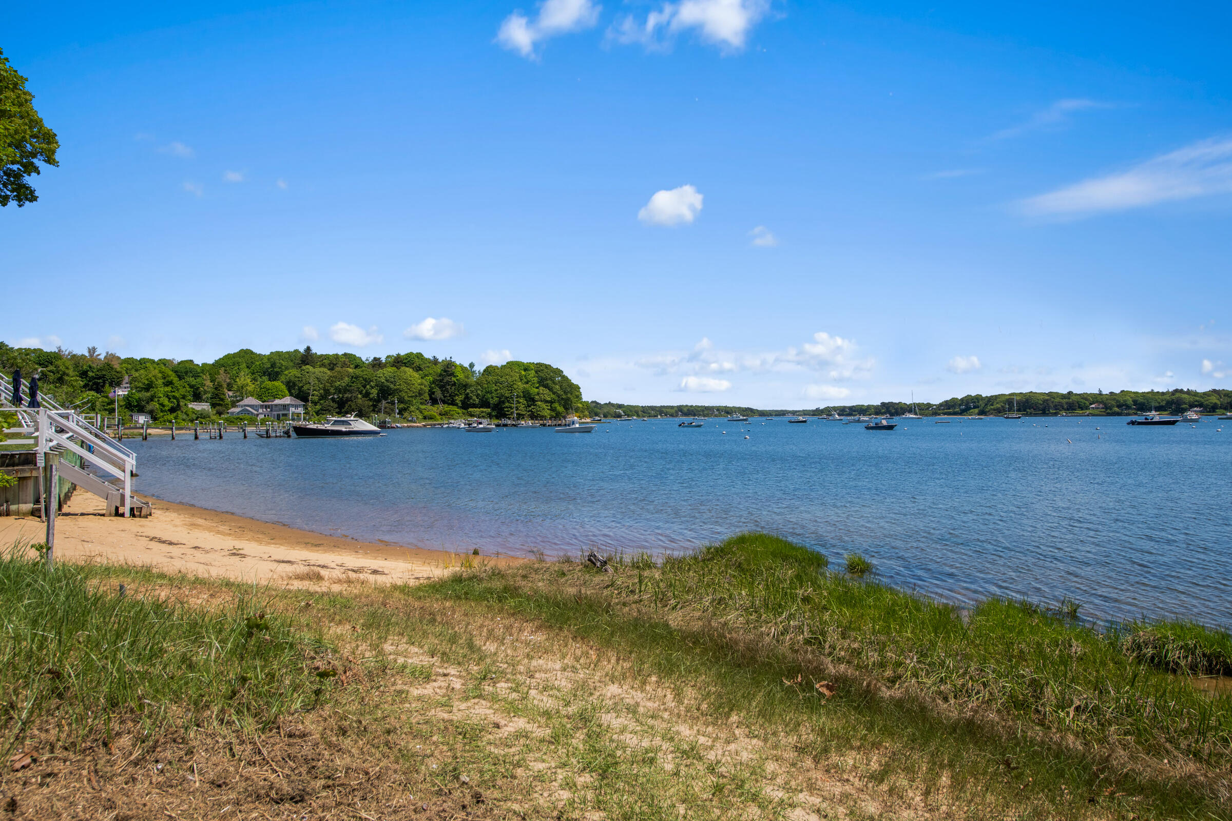 Cotuit, Massachusetts 02635, United States, 4 Bedrooms Bedrooms, ,2 BathroomsBathrooms,Residential,Active,106602