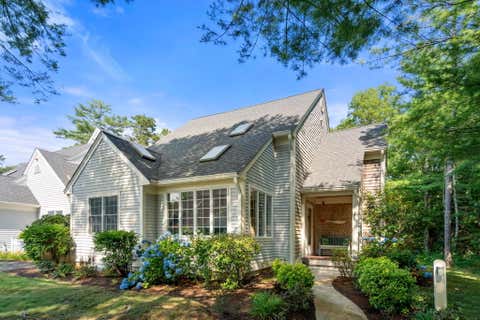 Photo of 80 Gold Leaf Lane #UNIT 80, Mashpee, MA 02649 (MLS # 22603445)