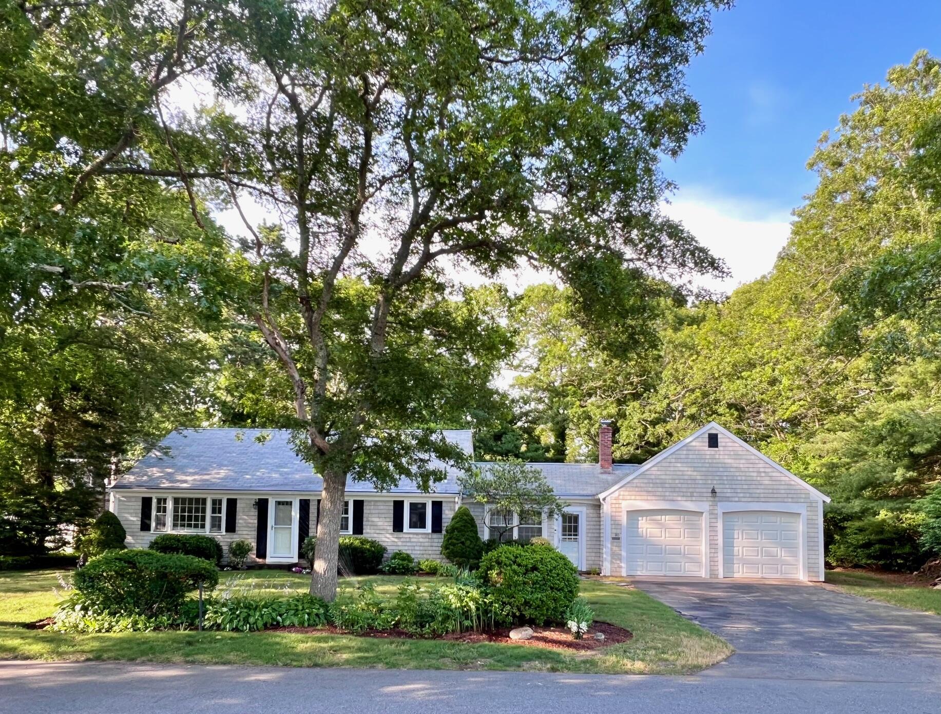 Centerville, Massachusetts 02632, United States, 3 Bedrooms Bedrooms, ,2 BathroomsBathrooms,Residential,Active,170276