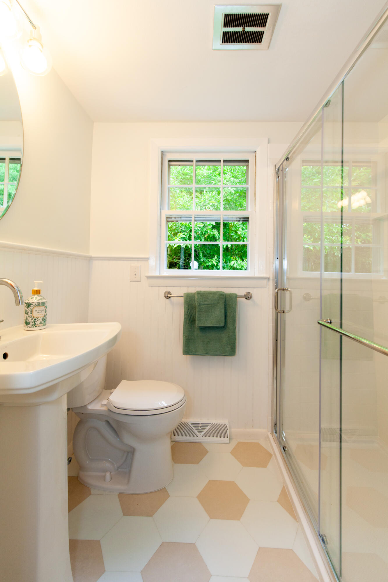 Centerville, Massachusetts 02632, United States, 3 Bedrooms Bedrooms, ,2 BathroomsBathrooms,Residential,Active,170276