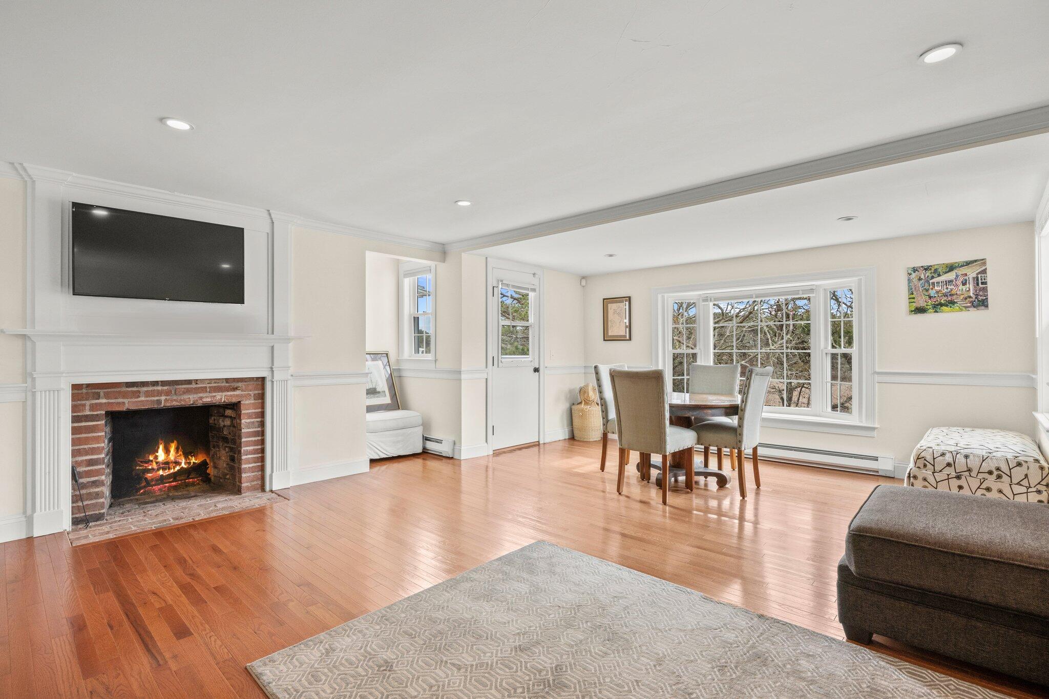 Chatham, Massachusetts 02633, United States, 2 Bedrooms Bedrooms, ,1 BathroomBathrooms,Residential,Active,81072