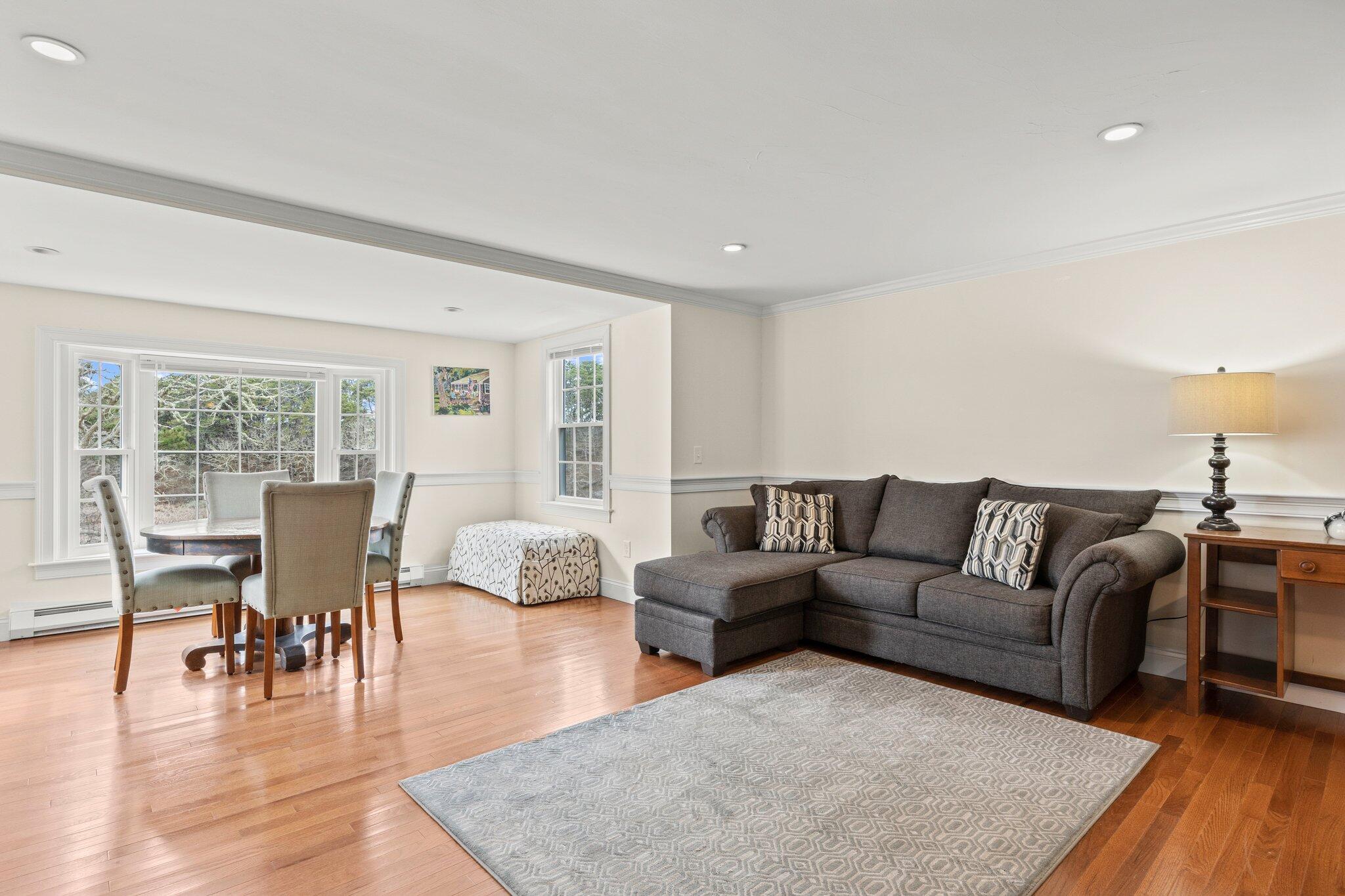 Chatham, Massachusetts 02633, United States, 2 Bedrooms Bedrooms, ,1 BathroomBathrooms,Residential,Active,81072