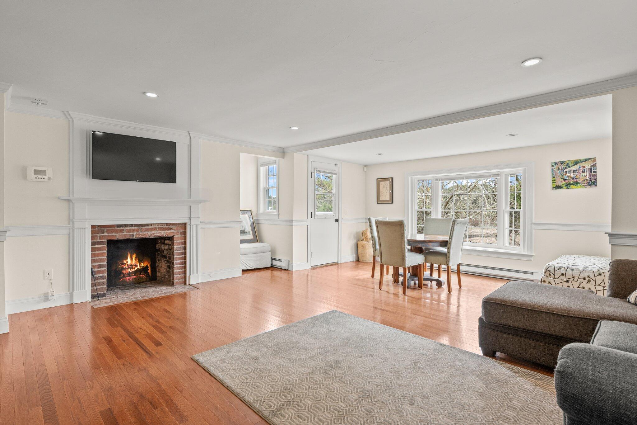 Chatham, Massachusetts 02633, United States, 2 Bedrooms Bedrooms, ,1 BathroomBathrooms,Residential,Active,81072