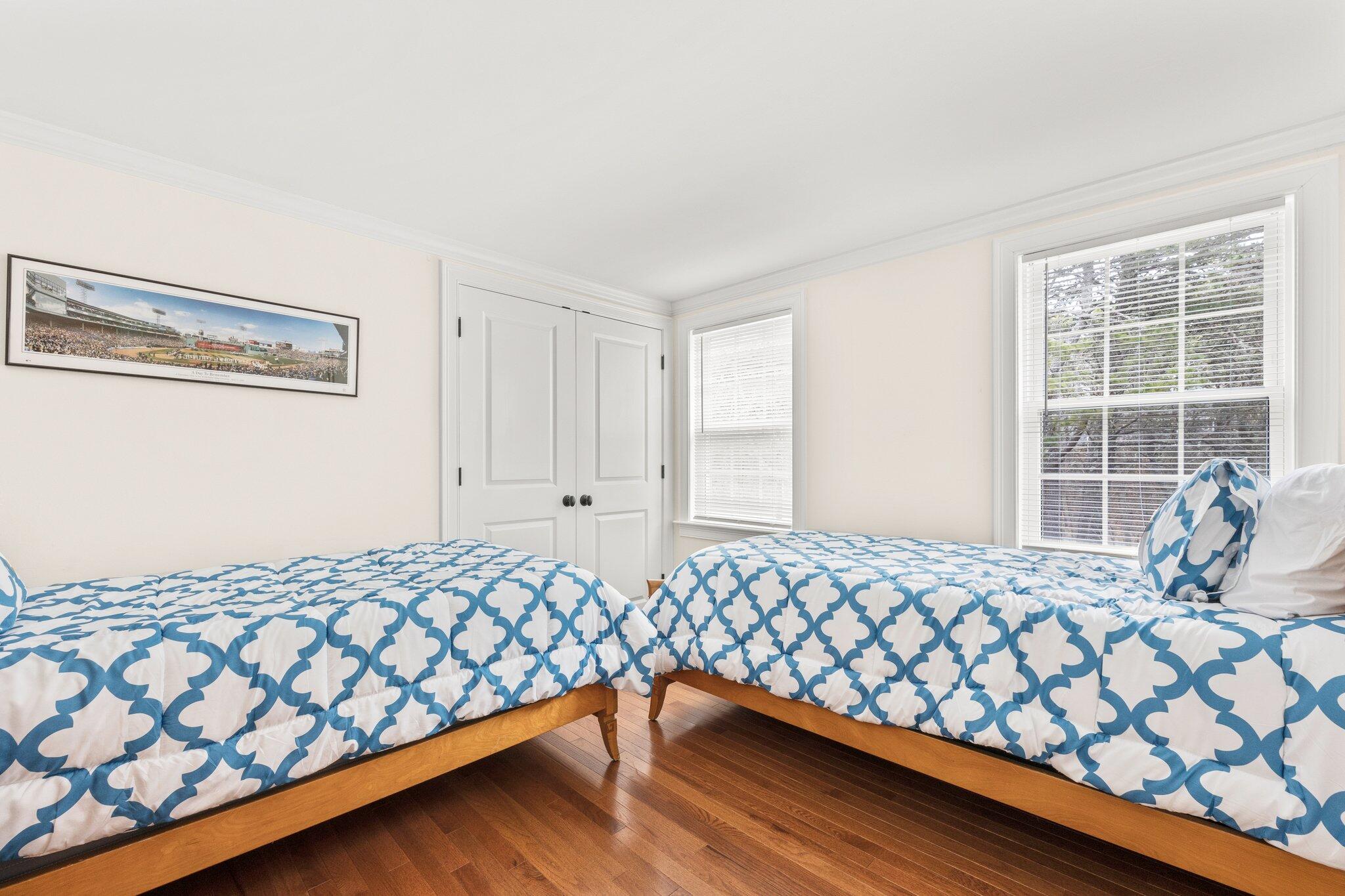 Chatham, Massachusetts 02633, United States, 2 Bedrooms Bedrooms, ,1 BathroomBathrooms,Residential,Active,81072