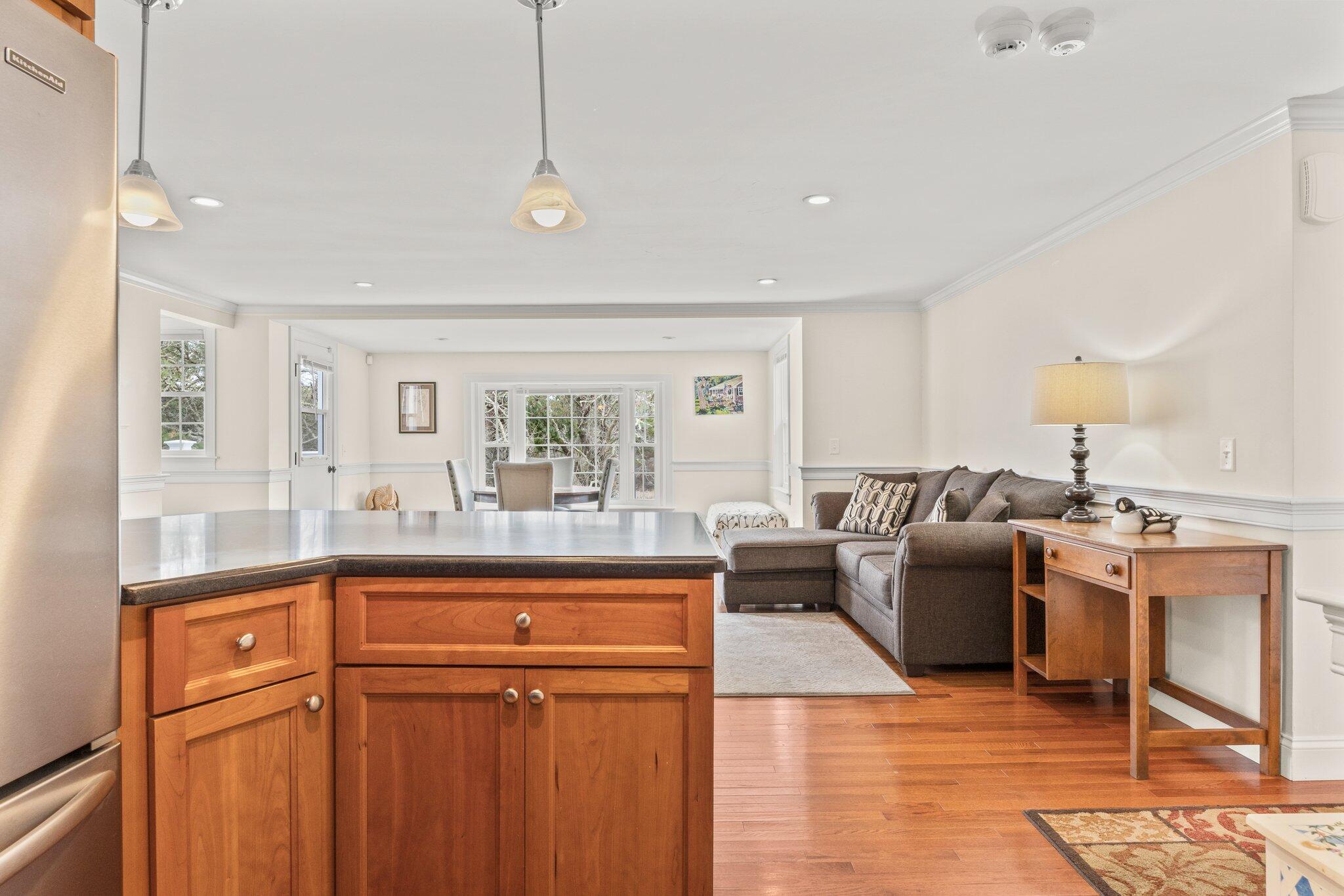 Chatham, Massachusetts 02633, United States, 2 Bedrooms Bedrooms, ,1 BathroomBathrooms,Residential,Active,81072