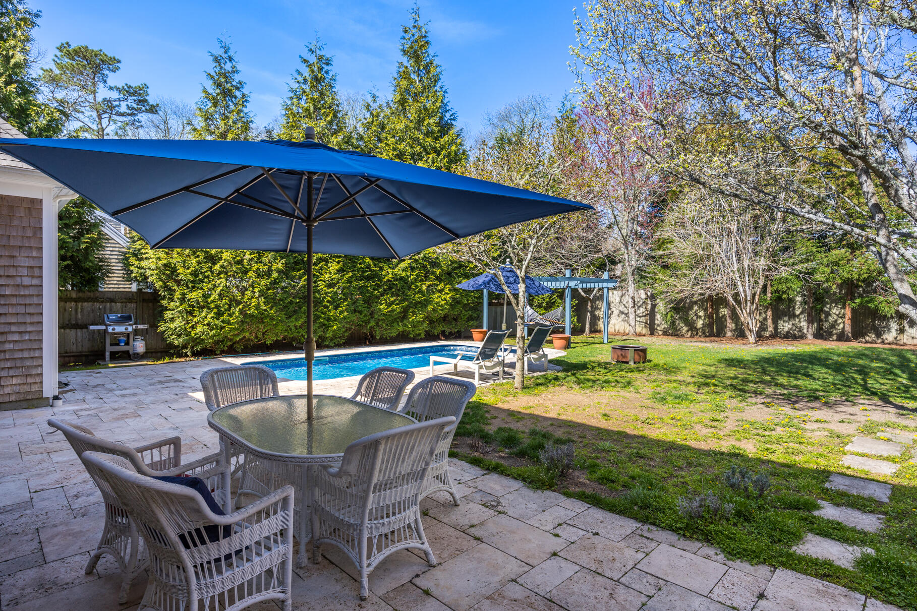 Osterville, Massachusetts 02655, United States, 4 Bedrooms Bedrooms, ,3 BathroomsBathrooms,Residential,Pending,131649