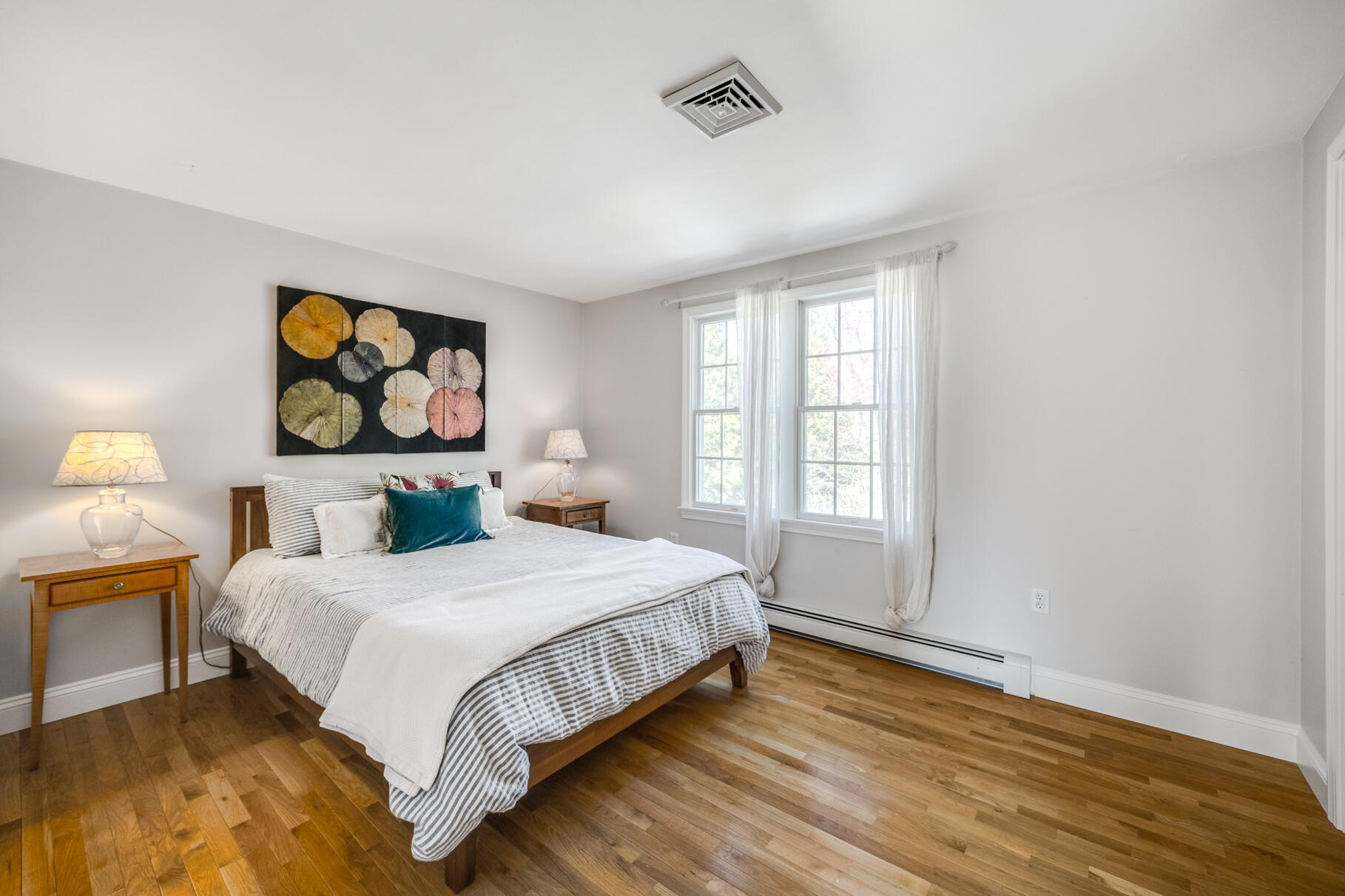 Osterville, Massachusetts 02655, United States, 4 Bedrooms Bedrooms, ,3 BathroomsBathrooms,Residential,Pending,131649