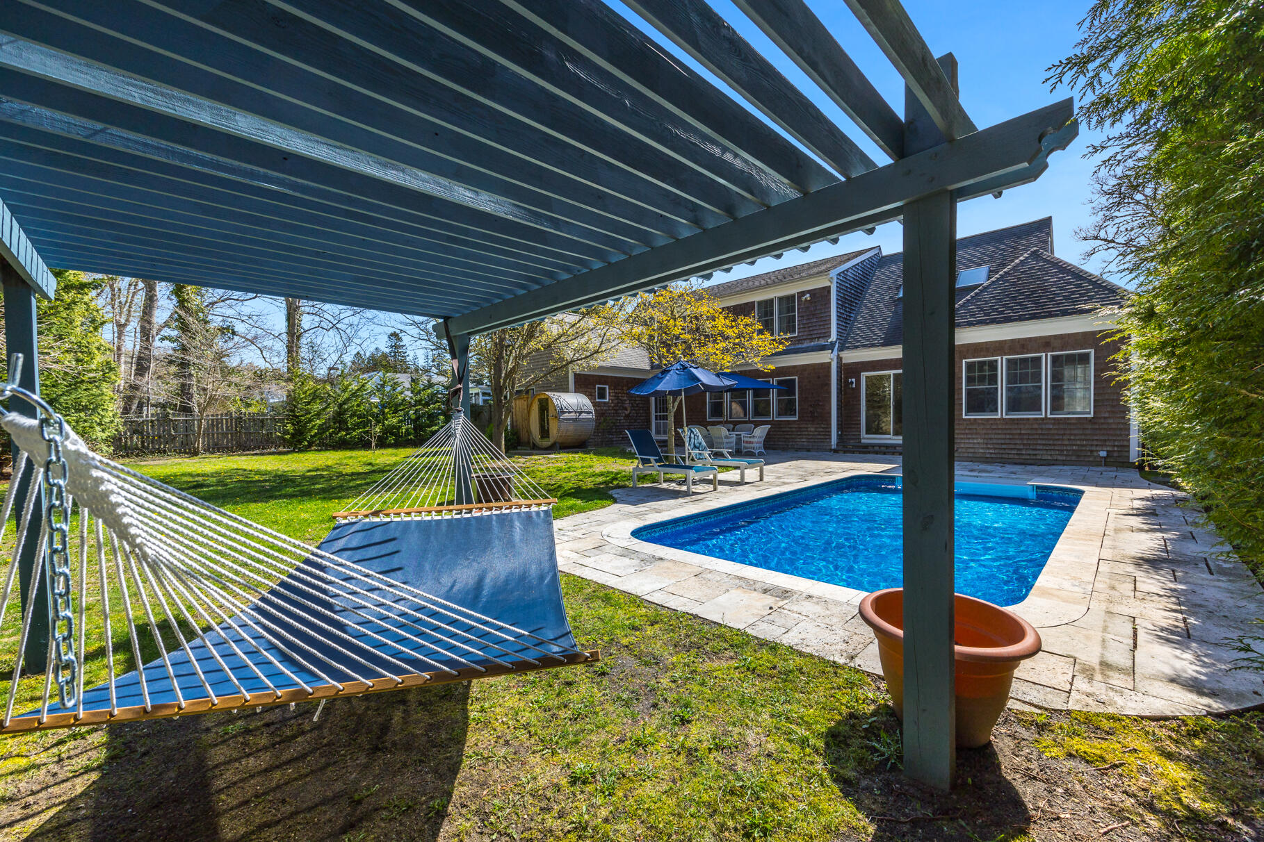 Osterville, Massachusetts 02655, United States, 4 Bedrooms Bedrooms, ,3 BathroomsBathrooms,Residential,Pending,131649