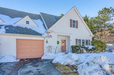 Photo of 22 Stratford Ridge #UNIT 22, Mashpee, MA 02649 (MLS # 22600579)
