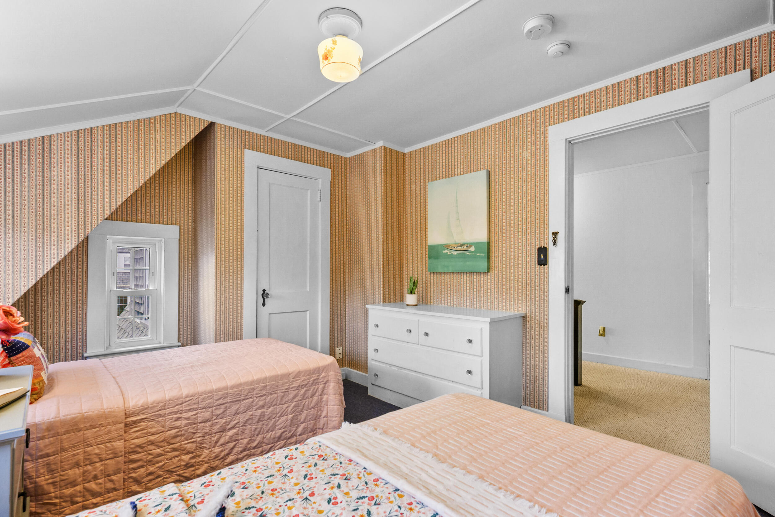 Dennis Port, Massachusetts 02639, United States, 7 Bedrooms Bedrooms, ,6 BathroomsBathrooms,Residential,Active,81299