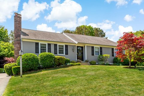 Single Family Residence in Mashpee MA 18 Tradewind Drive.jpg