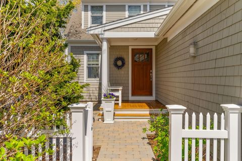 Photo of 20 Lanyard Way #UNIT 20, Mashpee, MA 02649 (MLS # 22602340)